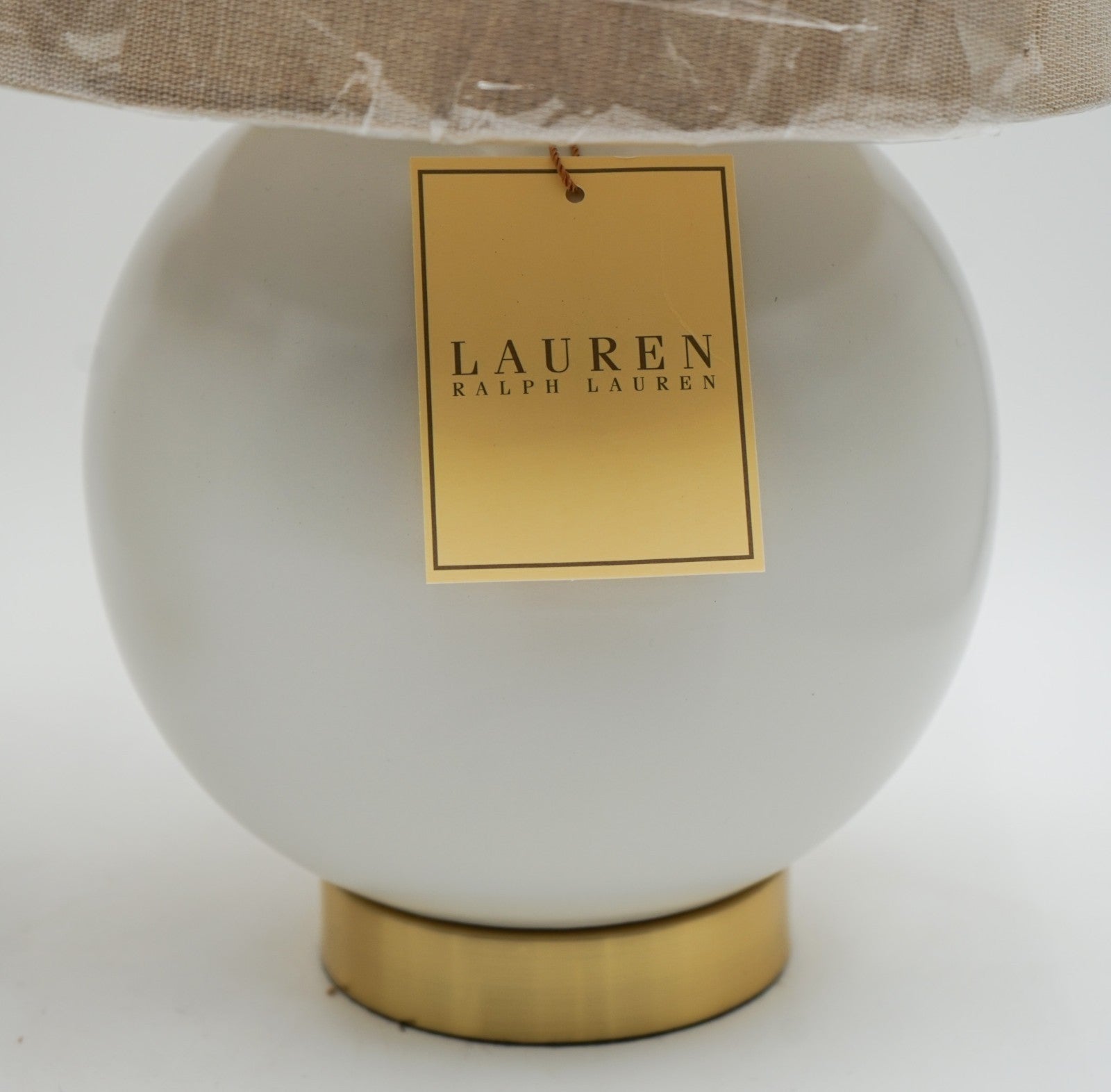 PAIR OF RALPH LAUREN EX DISPLAY WHITE CERAMIC TABLE LAMPS INCLUDING SHADES (1/2)