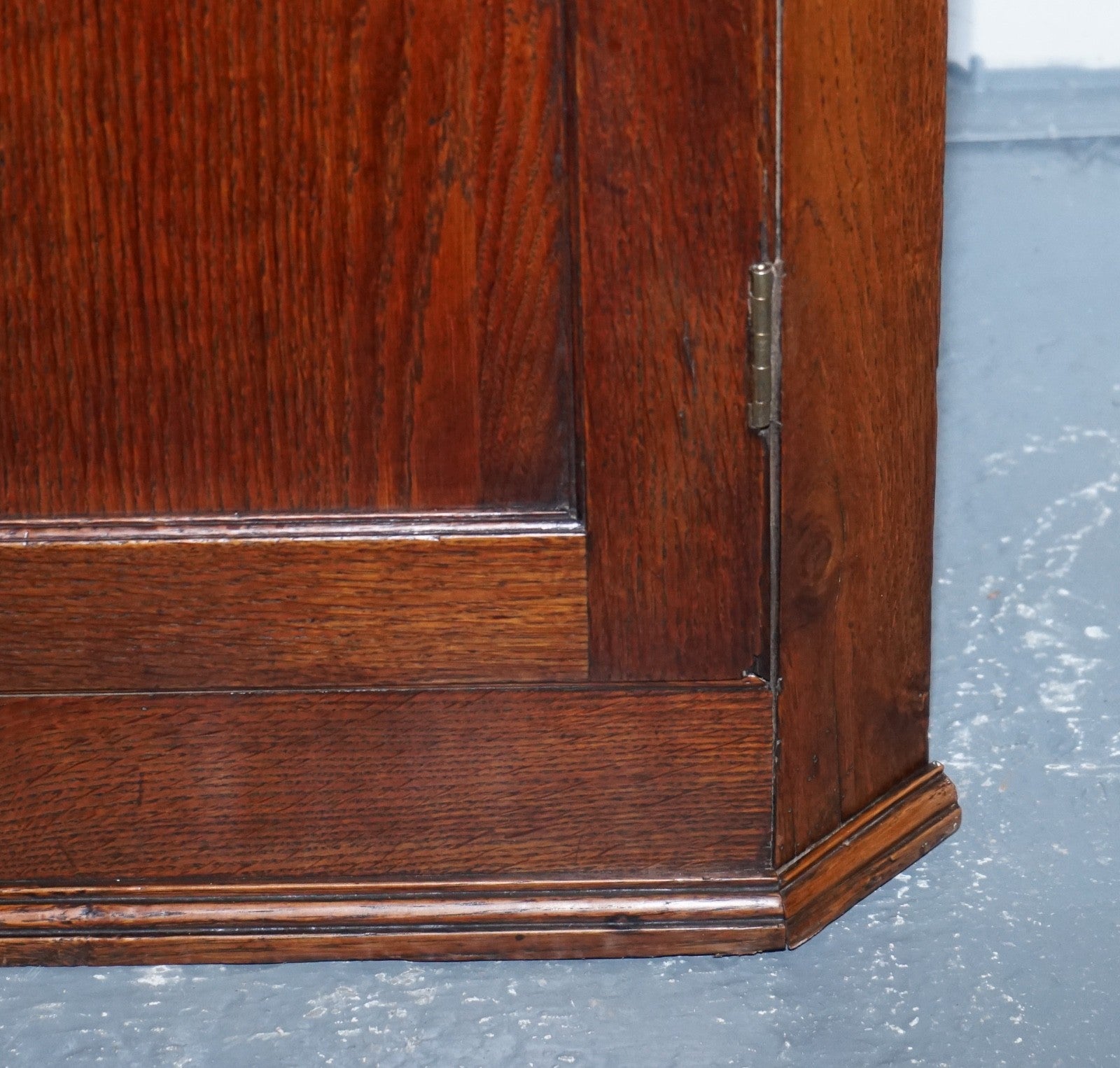 ANTIQUE ENGLISH OAK HANGING CORNER CUPBOARD CABINET