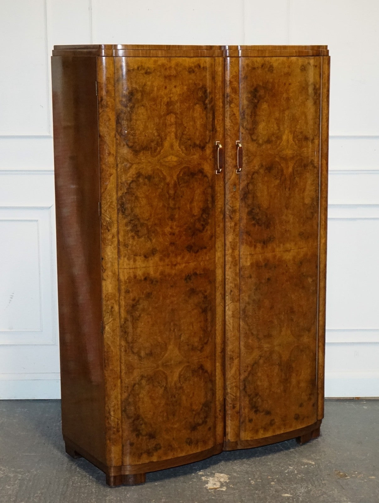 ANTIQUE CIRCA 1930'S ENGLISH BURR WALNUT ART DECO TWO DOOR WARDROBE