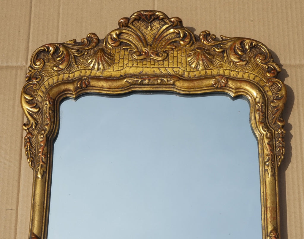 ANTIQUE GEORGE III CHIPPENDALE STYLE GILTED WALL MIRROR