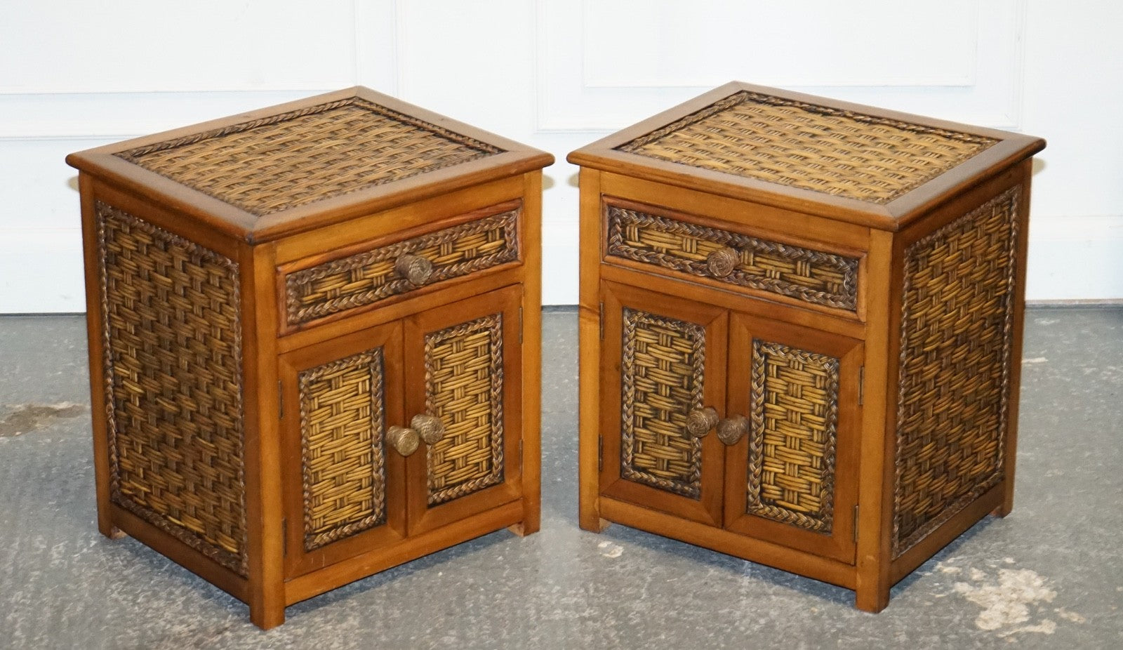 VINTAGE PAIR OF WICKER OR RATTAN NIGHTSTANDS BEDSIDE TABLES CUPBOARD & DRAWER