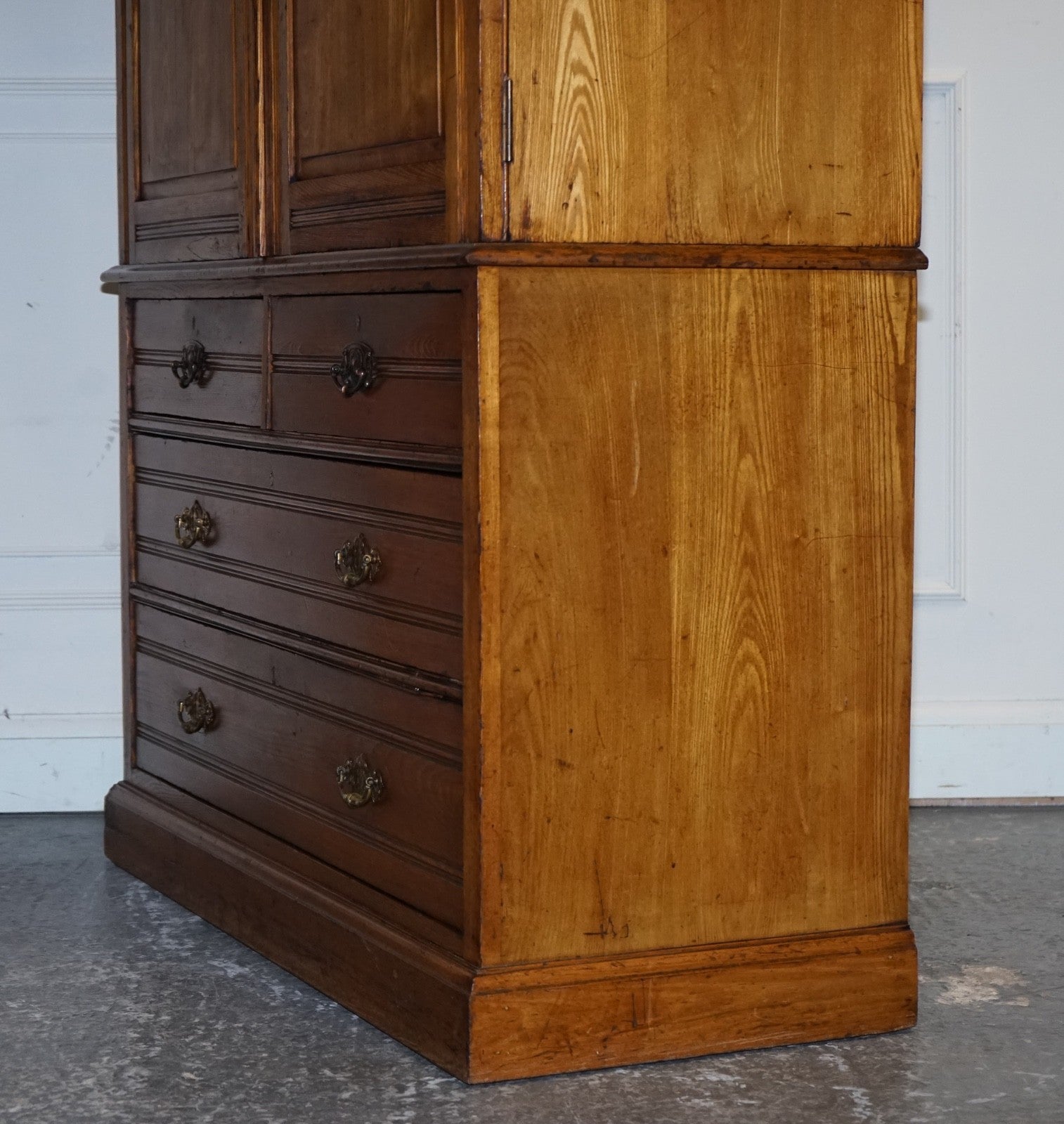 ANTIQUE VICTORIAN ENGLISH OAK LINEN PRESS WARDROBE WITH FOUR DRAWERS