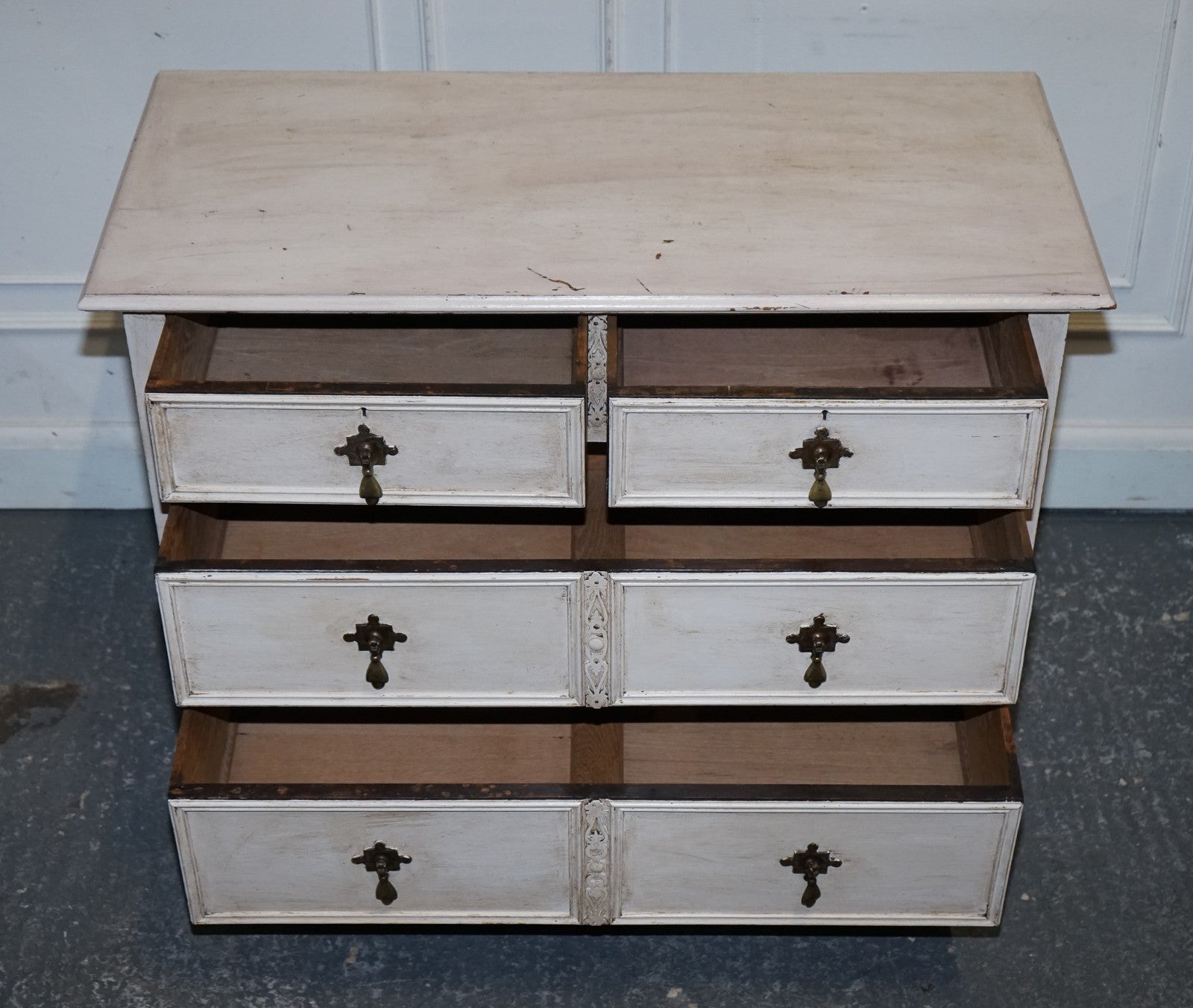 ANTIQUE VICTORIAN HAND PAINTED IVORY WHITE CHEST OF DRAWERS WITH BRASS HANDLES