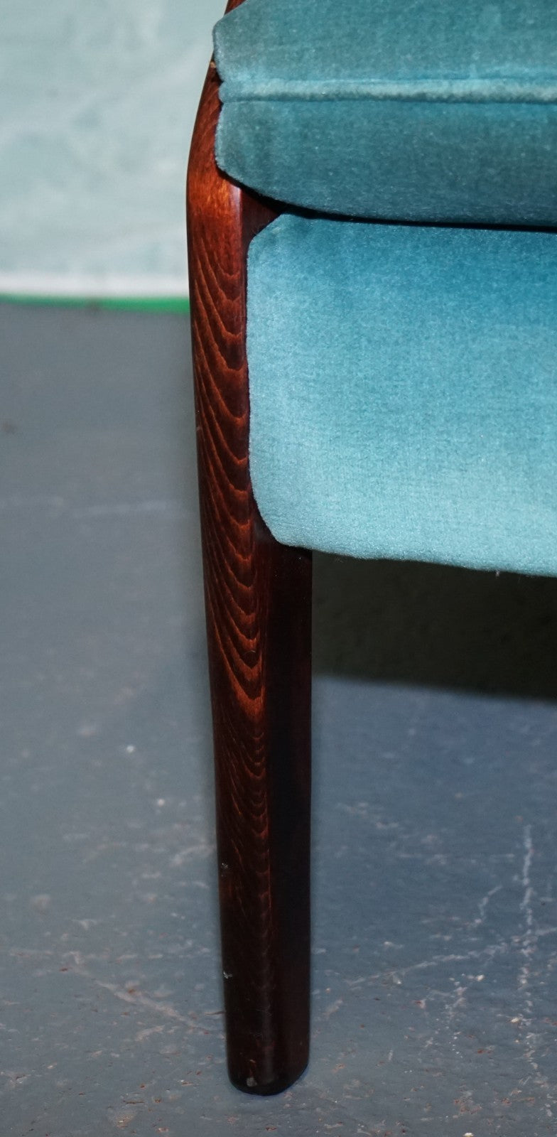 MID CENTURY VINTAGE PAIR OF PARER KNOLL FROXFIELD BLUE FABRIC WINGBACK ARMCHAIRS