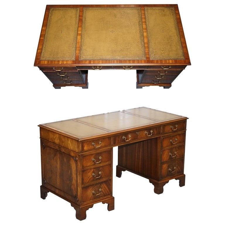 LOVELY BEVAN FUNNELL VINTAGE PEDESTAL DESK WITH HUNTER GREEN LEATHER
