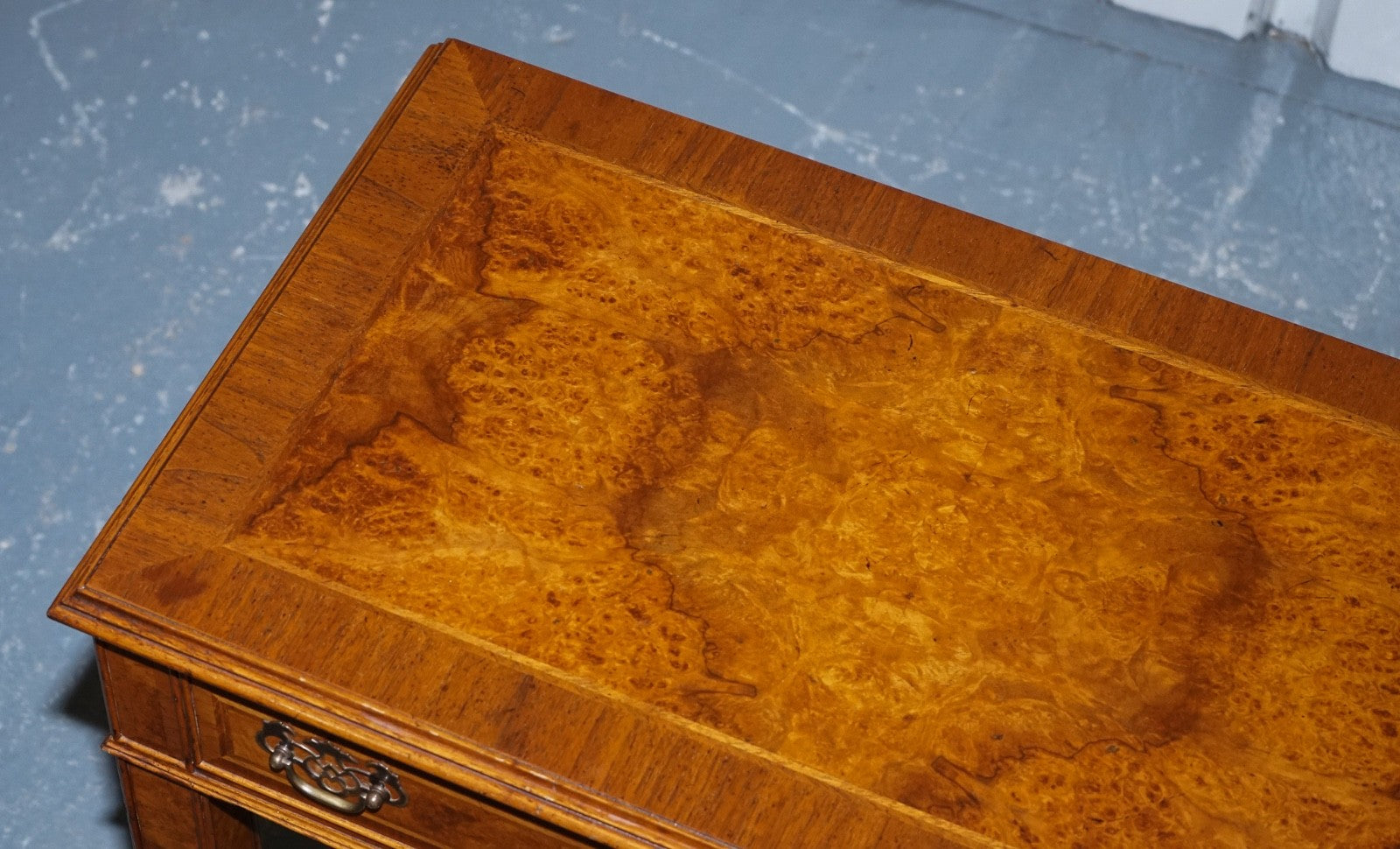 GEORGIAN STYLE BRIGHTS OF NETTLEBED LONDON BURR WALNUT CONSOLE TABLE