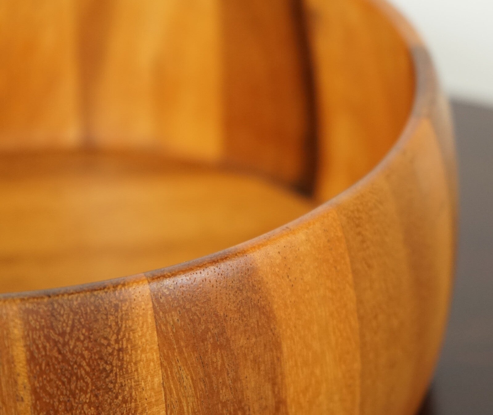 ACACIA CURVE FRUIT OR SALAD BOWL
