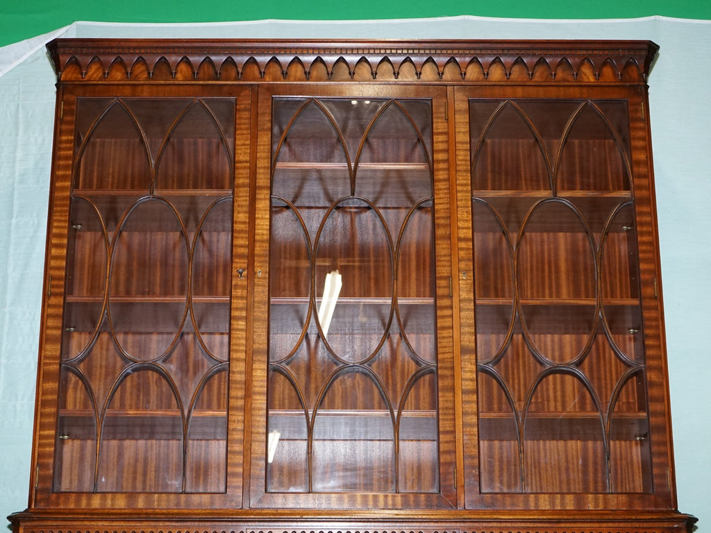 ViNTAGE BEVAN FUNNELL HARDWOOD BREAKFRONT BOOKCASE DISPLAY CABINET