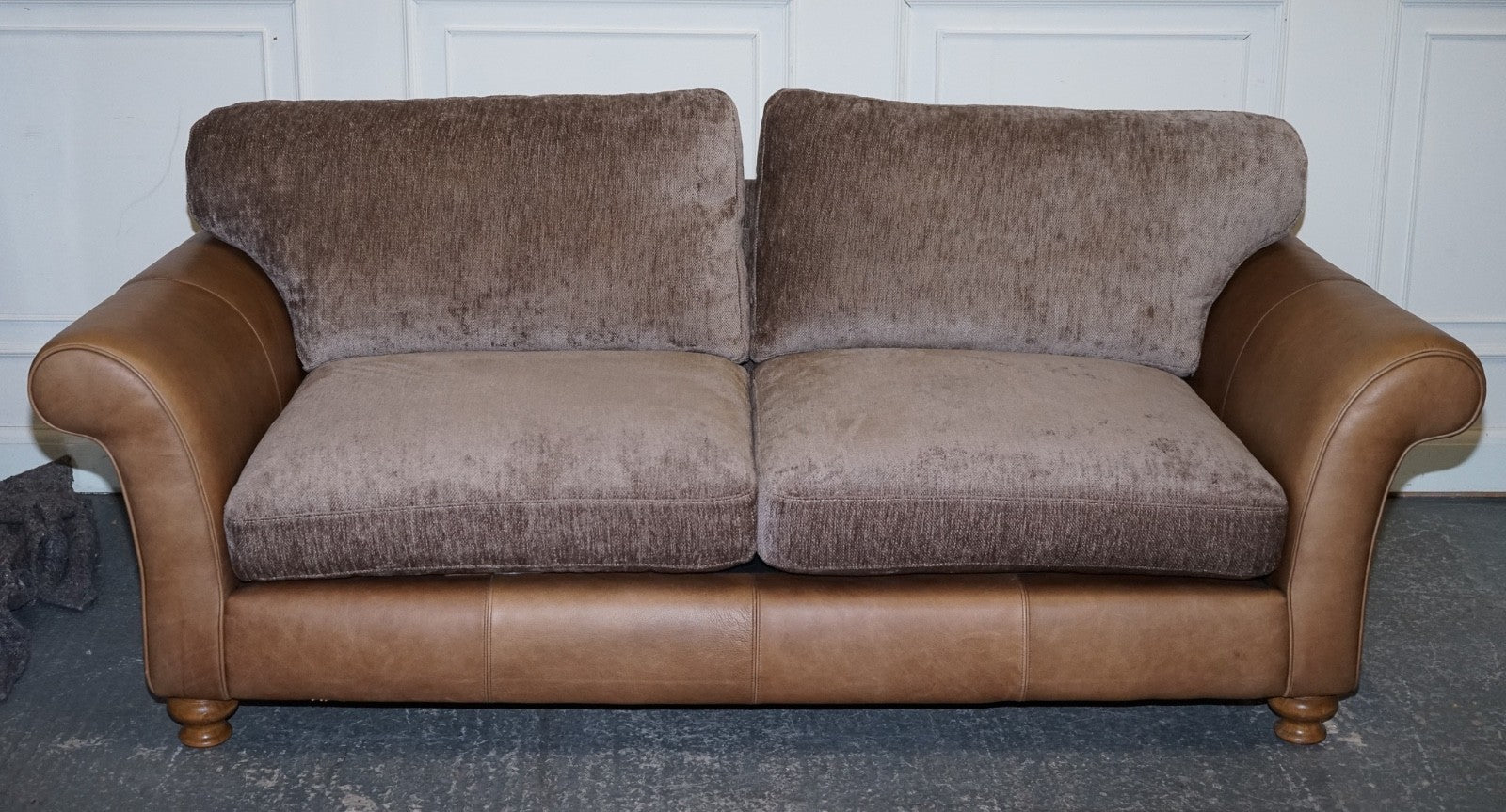 VINTAGE ALEXANDER & JAMES BLAKE 3 SEATER LEATHER & FABRIC SOFA RRP £2,240