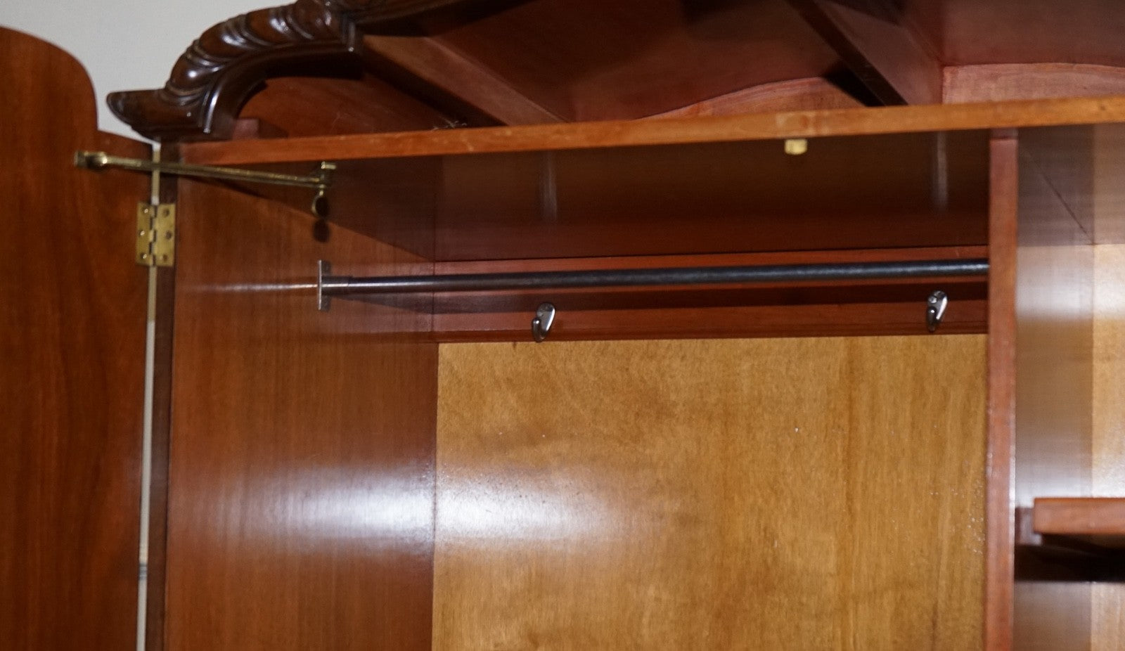 VICTORIAN QUEEN ANNE ENGLISH ART DECO BURR WALNUT TWO DOOR WARDROBE