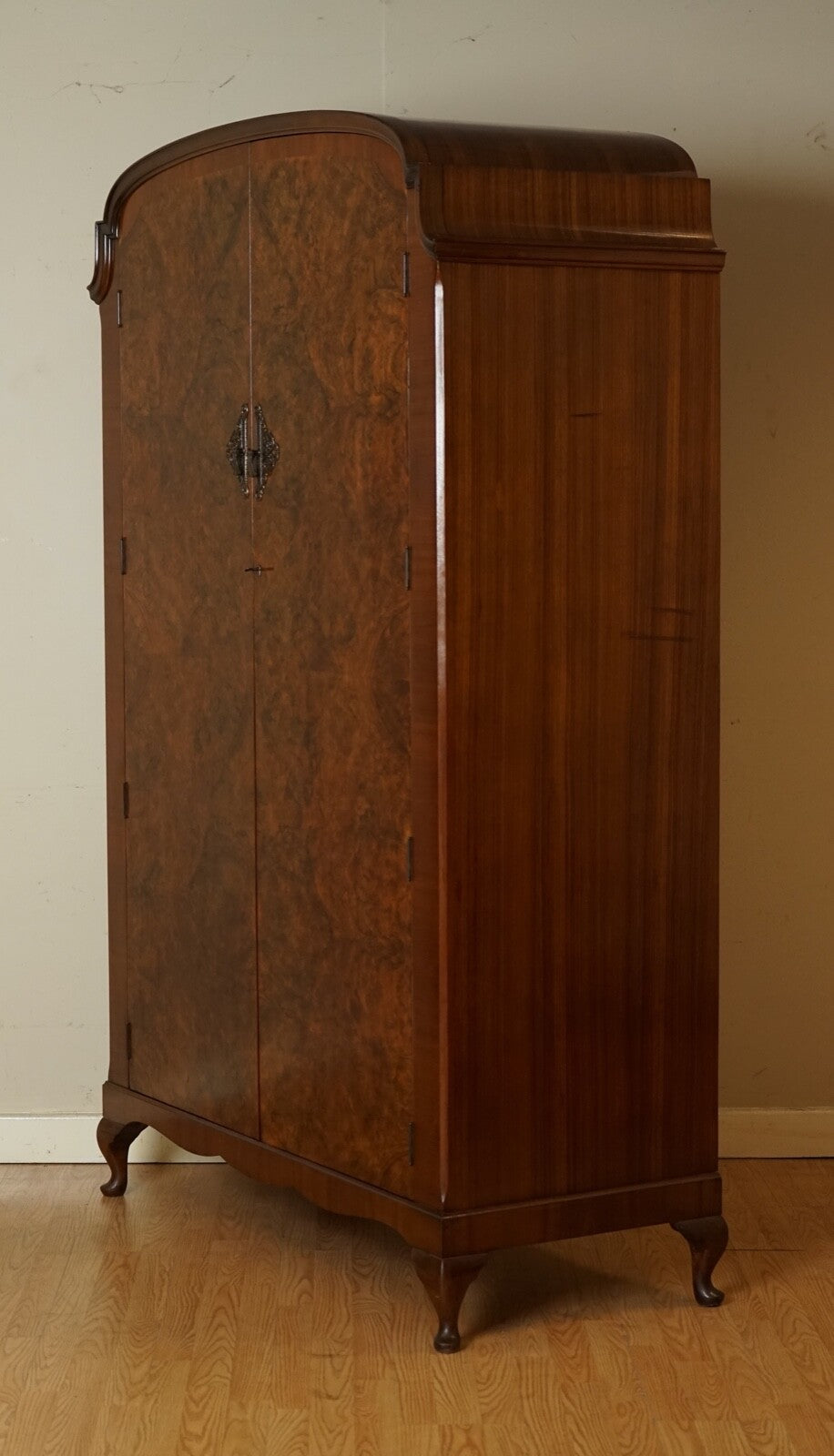 STUNNING MADE IN ENGLAND ART DECO BURR WALNUT DOUBLE WARDROBE