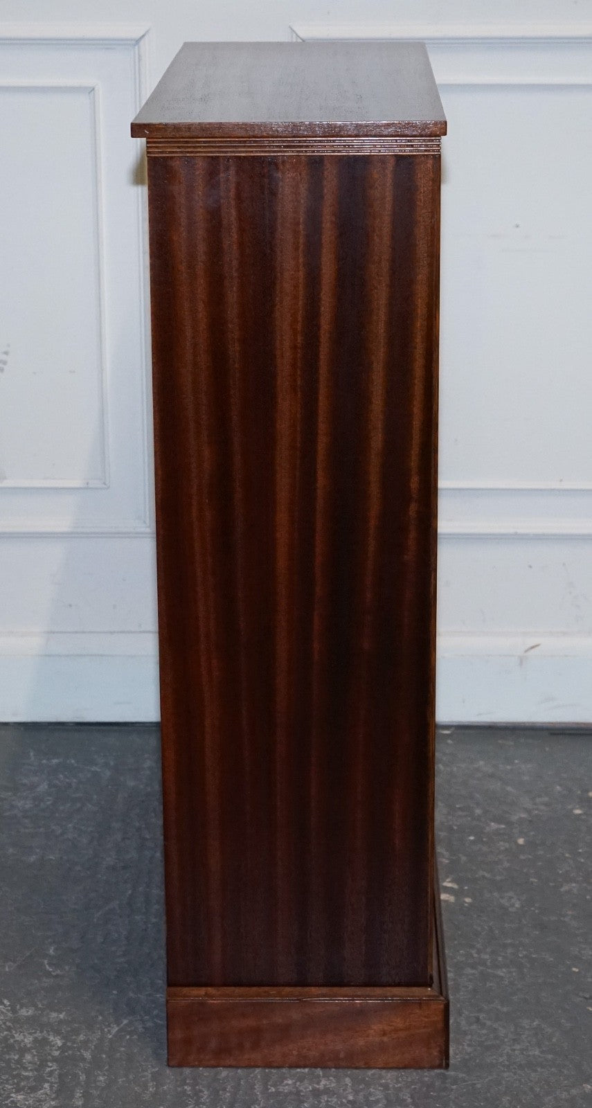 VINTAGE DWARF OPEN BOOKCASE WITH FIXED SHELVES