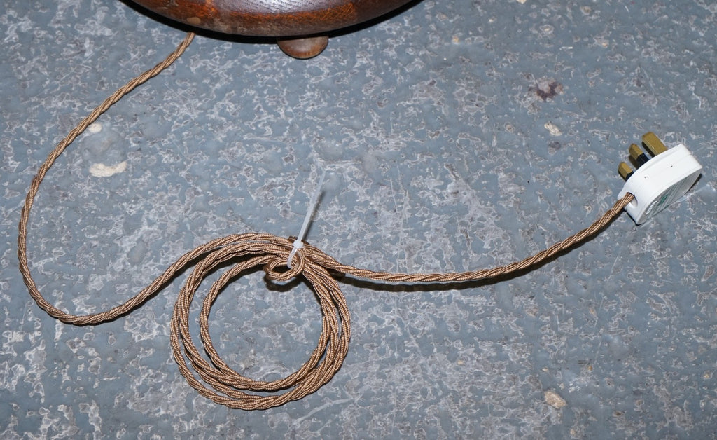 ANTIQUE CIRCA 1910 SOLID OAK STANDARD FLOOR LAMP WITH ROUND BASE