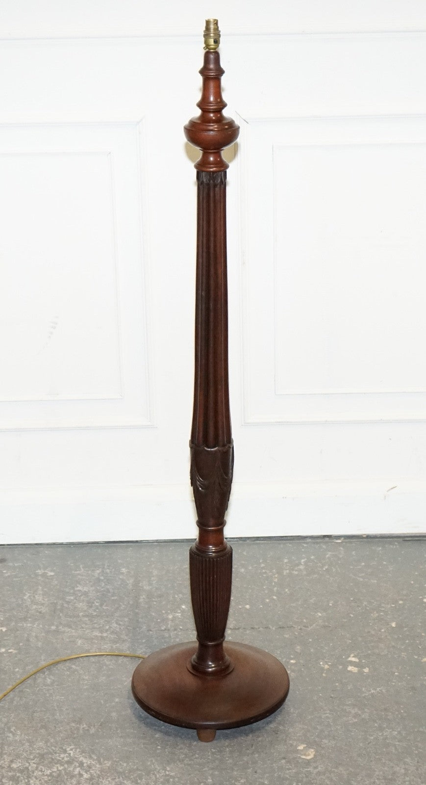 ANTIQUE 1920'S TRADITIONAL ENGLISH HARDWOOD  STANDARD FLOOR LAMP