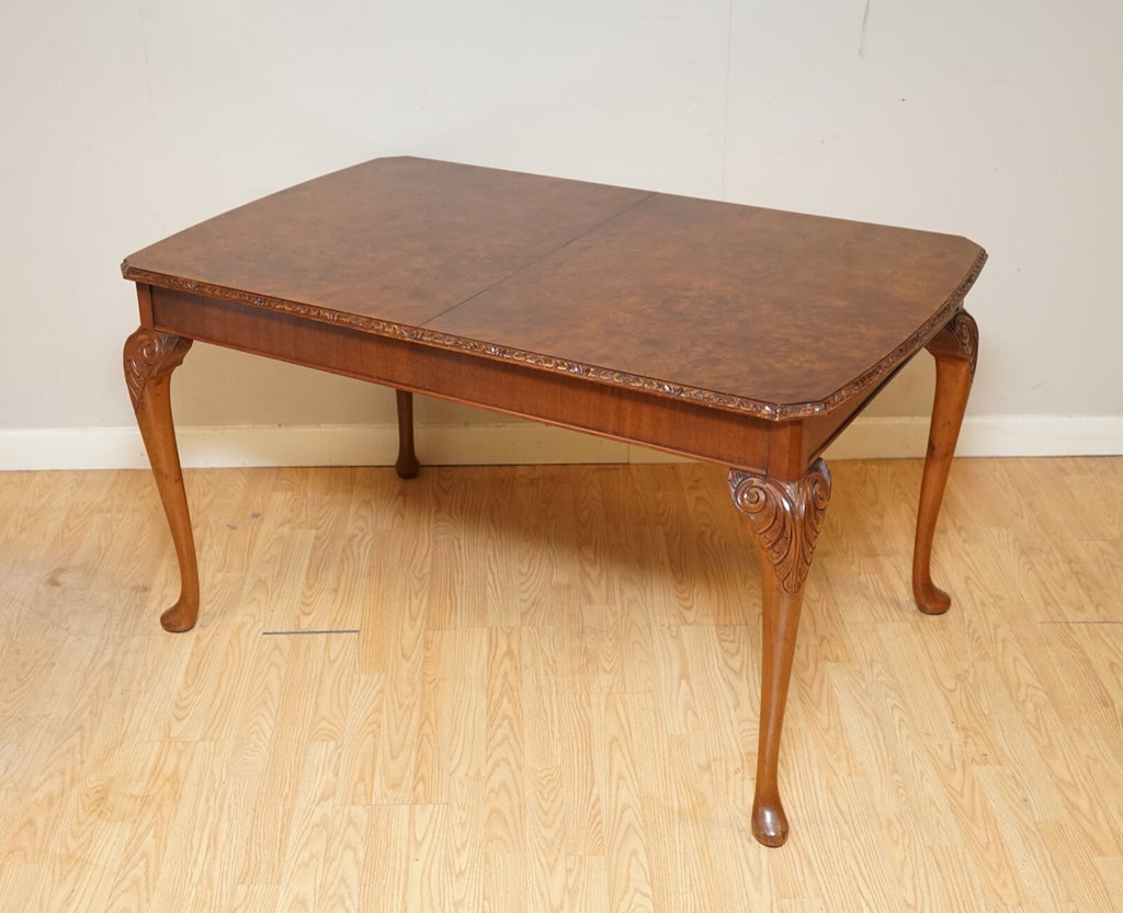 A VERY BEAUTIFUL CIRCA 1930's BURR WALNUT QUEEN ANNE CARVED LEGS DINING TABLE