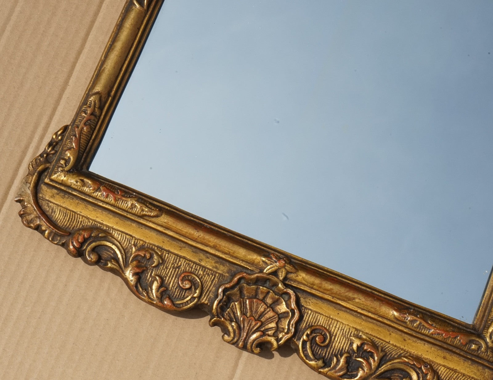 ANTIQUE GEORGE III CHIPPENDALE STYLE GILTED WALL MIRROR