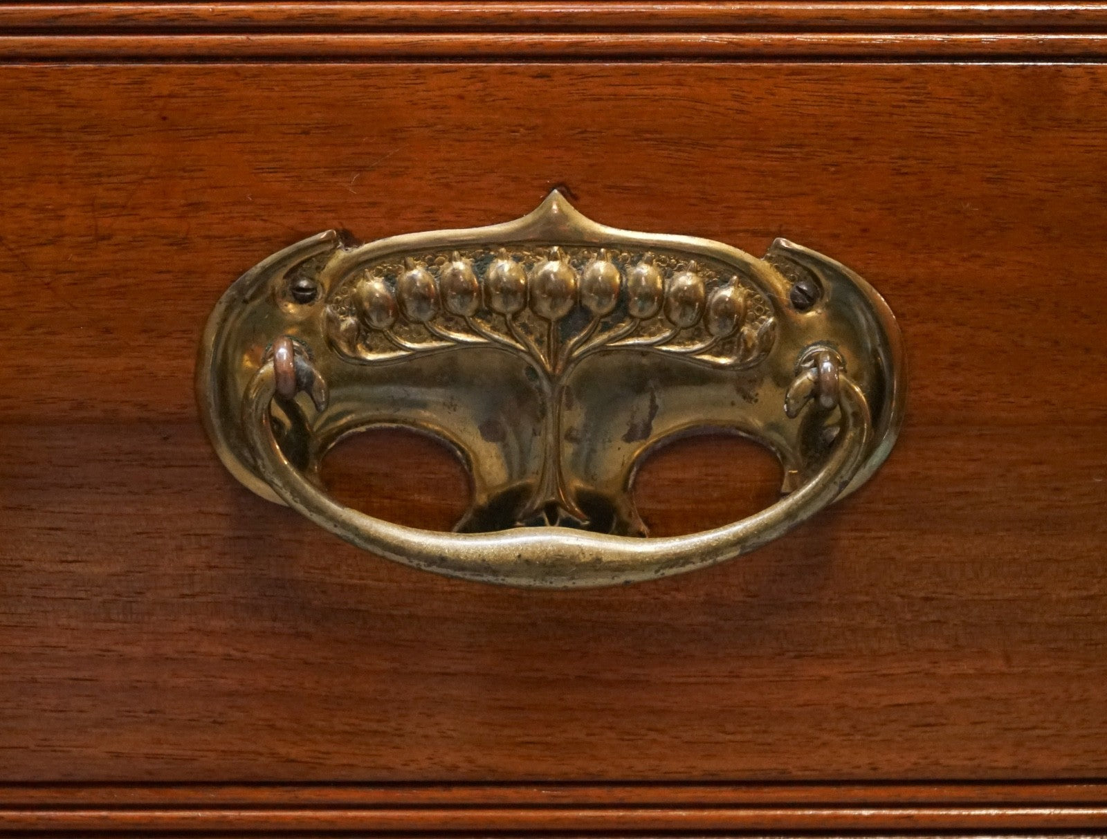 ANTIQUE 1904 ARTS & CRAFTS PERIOD CHEST OF DRAWERS MADE BY HARRIS LEBUS