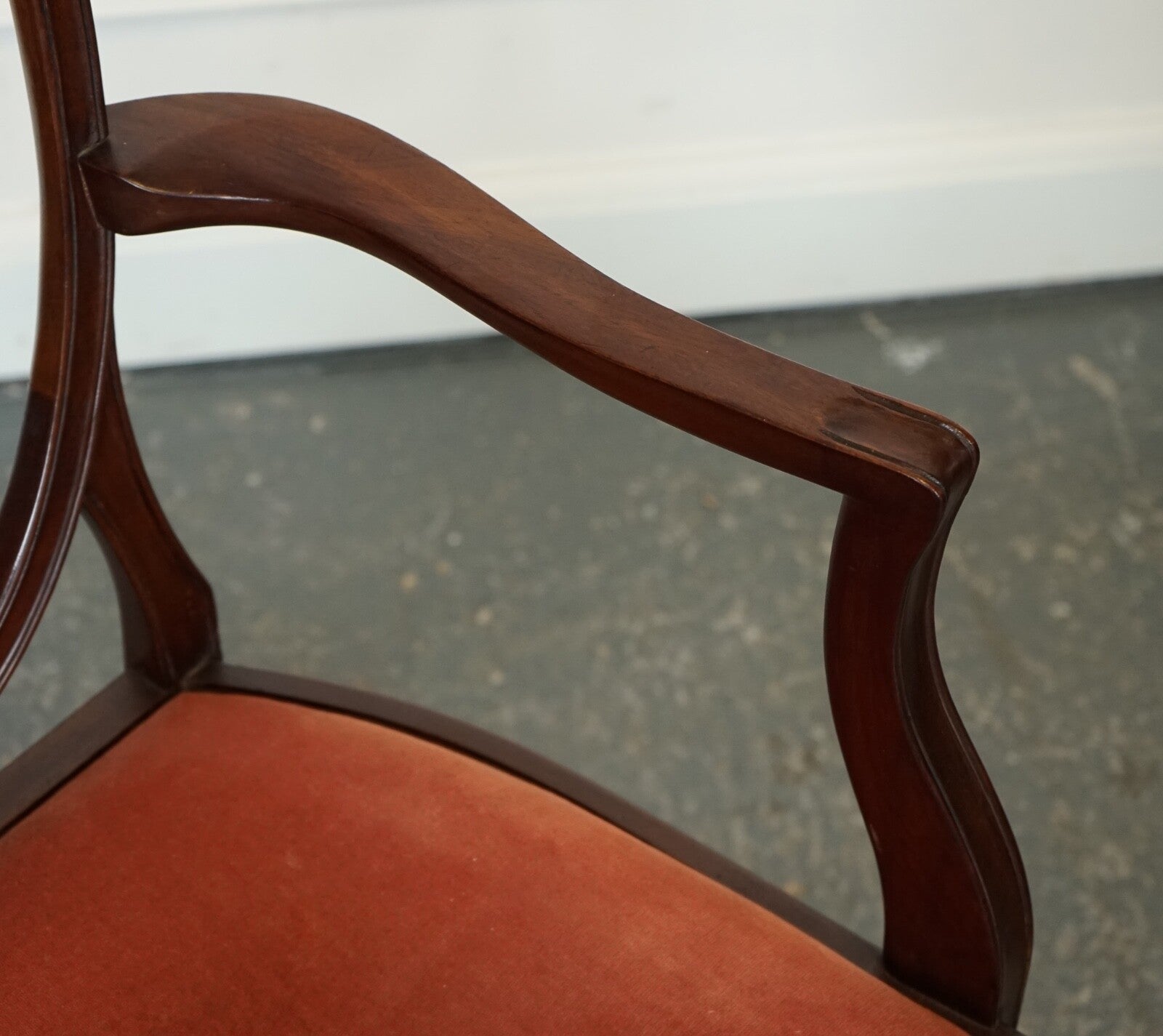LOVELY PAIR OF VICTORIAN HEPPLEWHITE CARVER HALLWAY SIDE CHAIRS FEATHER FILLED