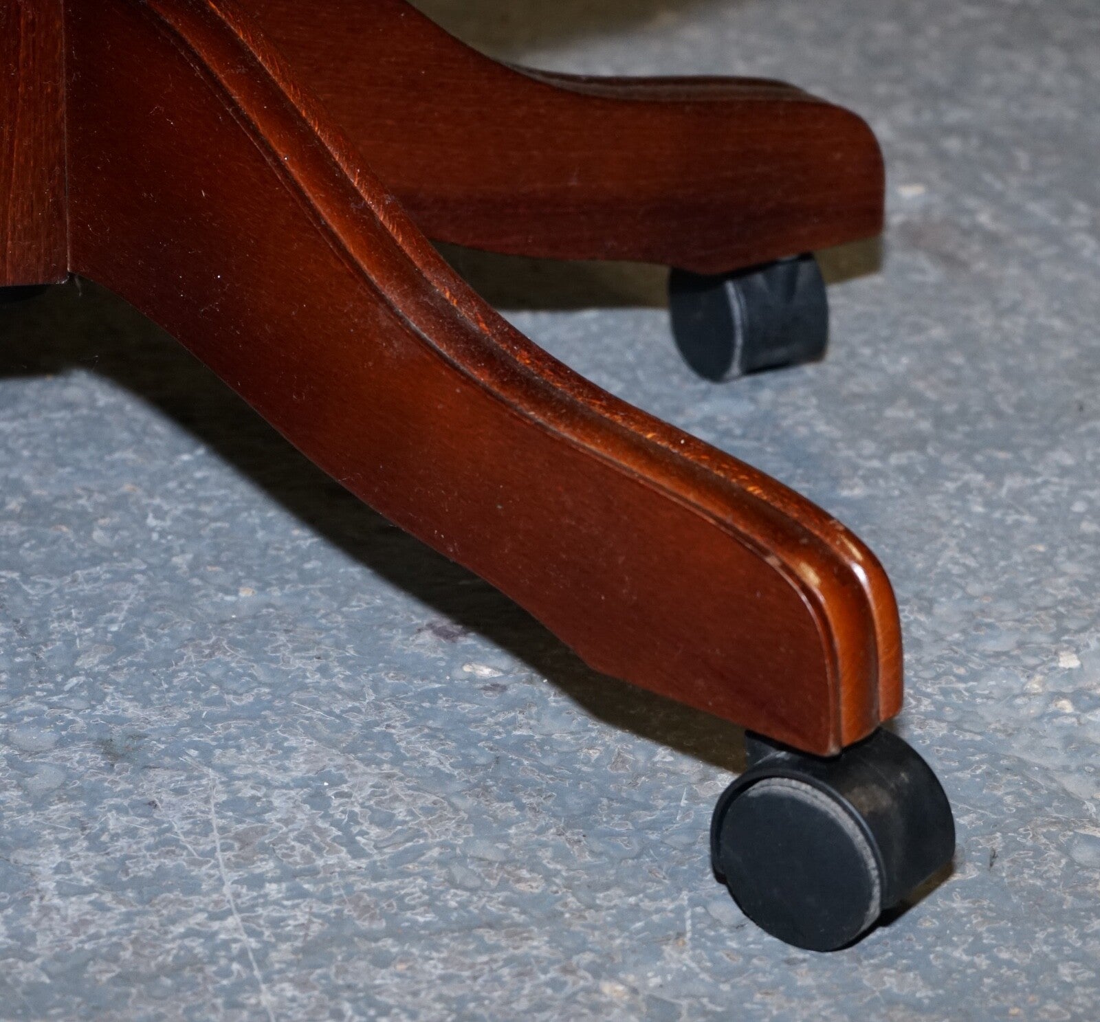 VINTAGE CHESTERFIELD DARK AGED GREY LEATHER DIRECTORS SWIFEL CAPTAINS CHAIR