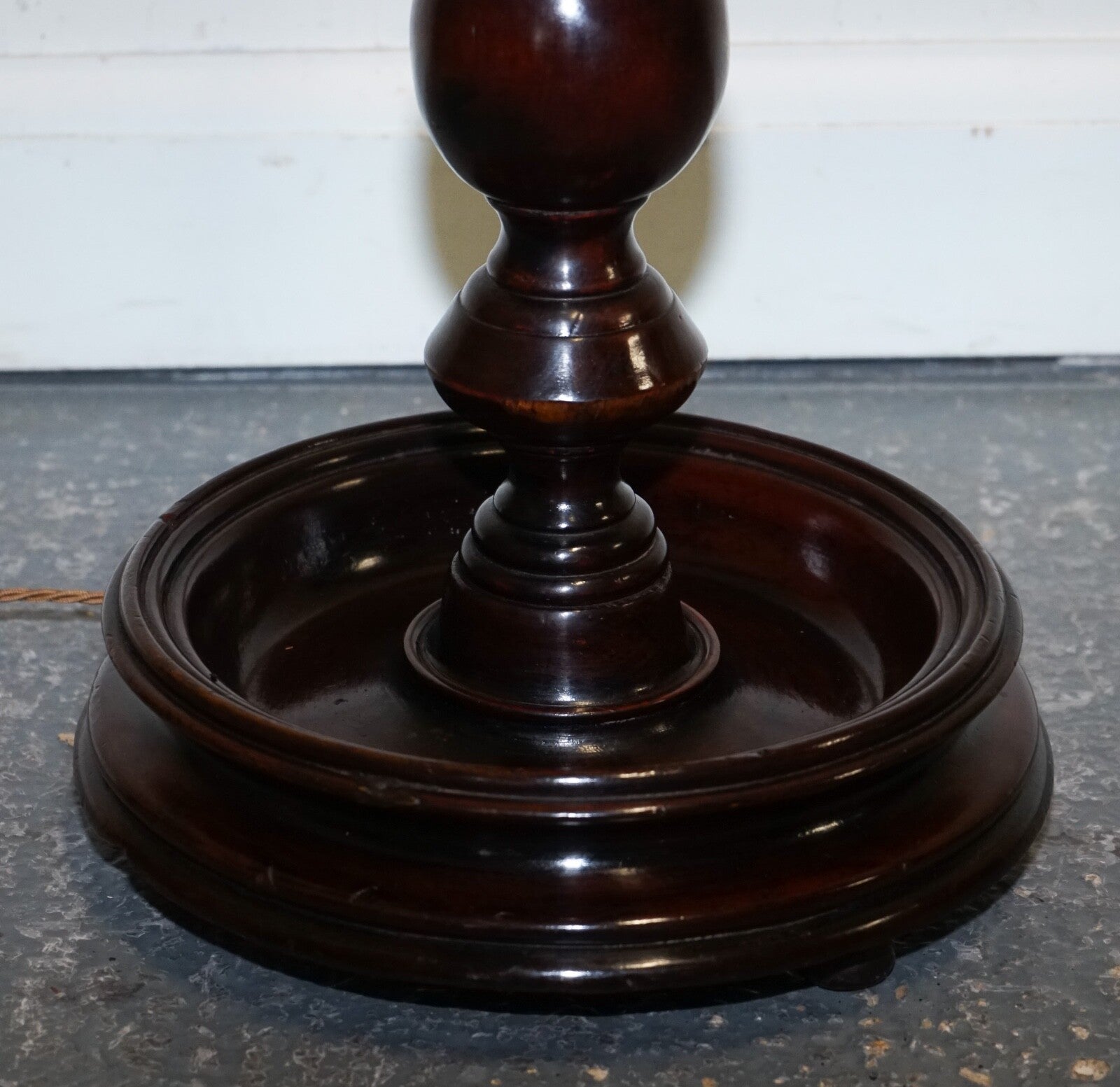 LOVELY RESTORED EDWARDIAN HARDWOOD BARLEY TWIST FLOOR LAMP