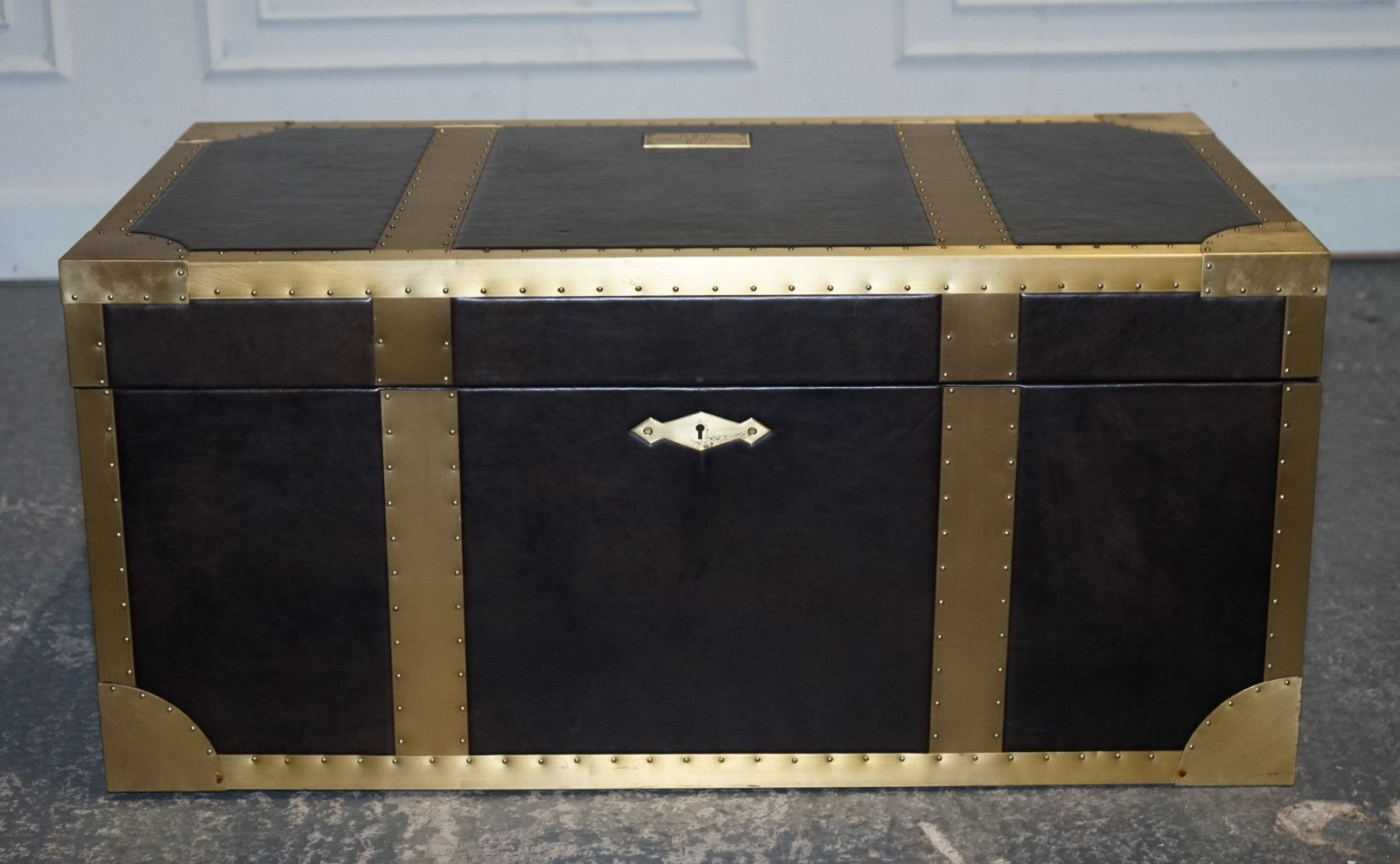 TIMOTHY OULTON CUMBERLAND COLLECTION STORAGE TRUNK WITH RED VELVET LINING