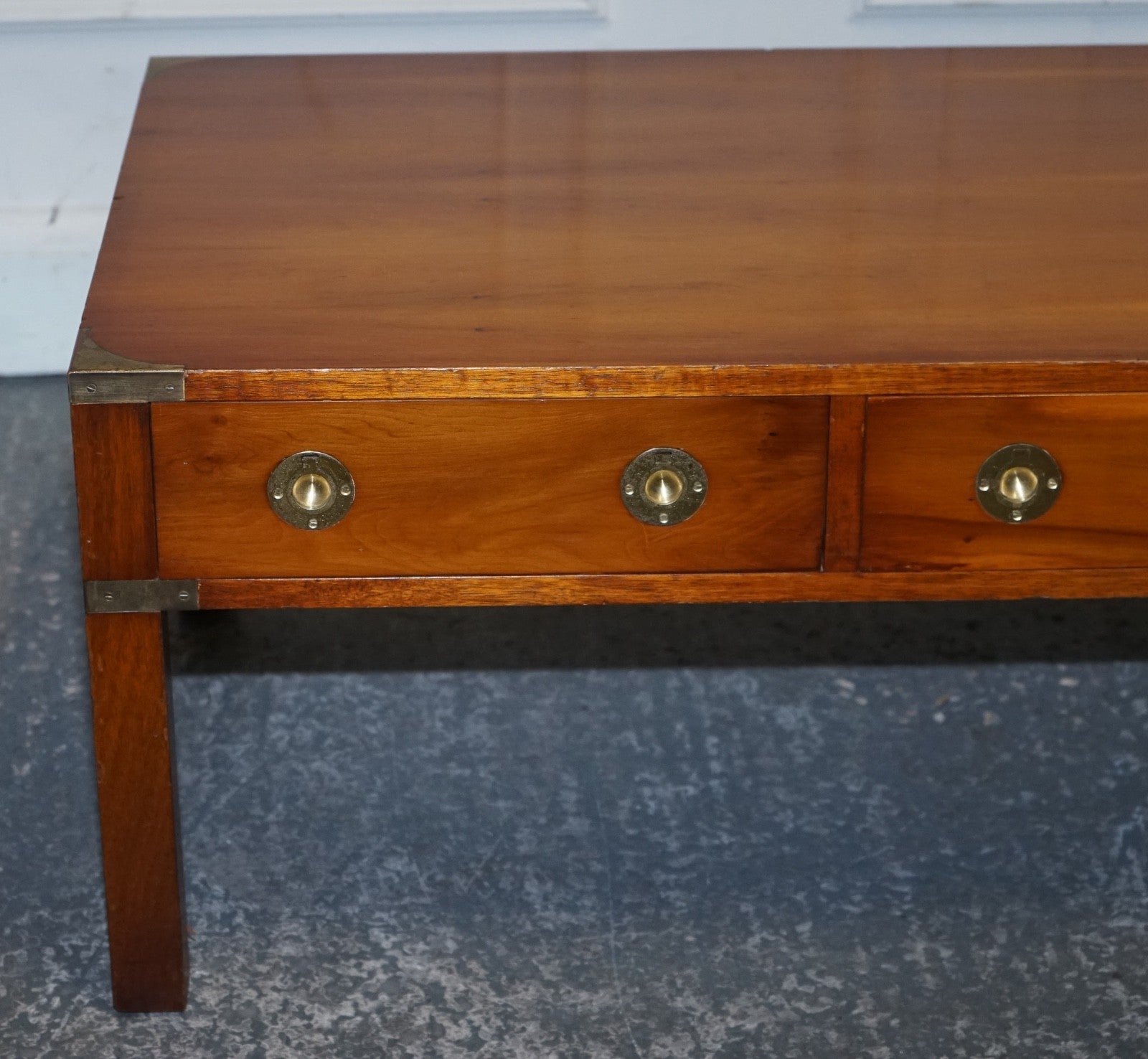 VINTAGE BURR YEW WOOD BRASS MILITARY CAMPAIGN 3 DRAWER COFFEE TABLE