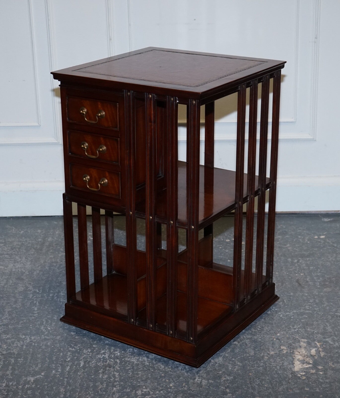 STUNNING REVIVAL INLAID REVOLVING BOOKCASE END TABLE WITH BROWN AGED LEATHER TOP