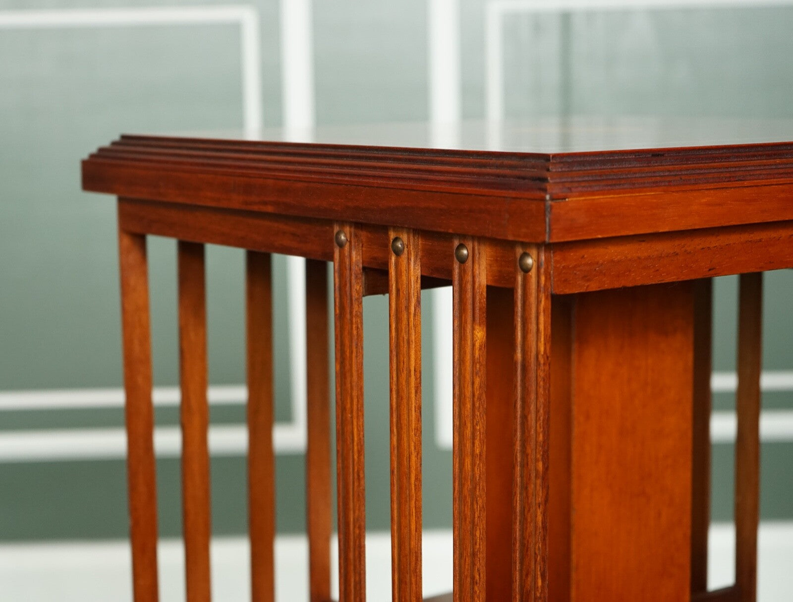 STUNNING BURR WALNUT SHERATON REVIVAL INLAID REVOLVING BOOKCASE END TABLE