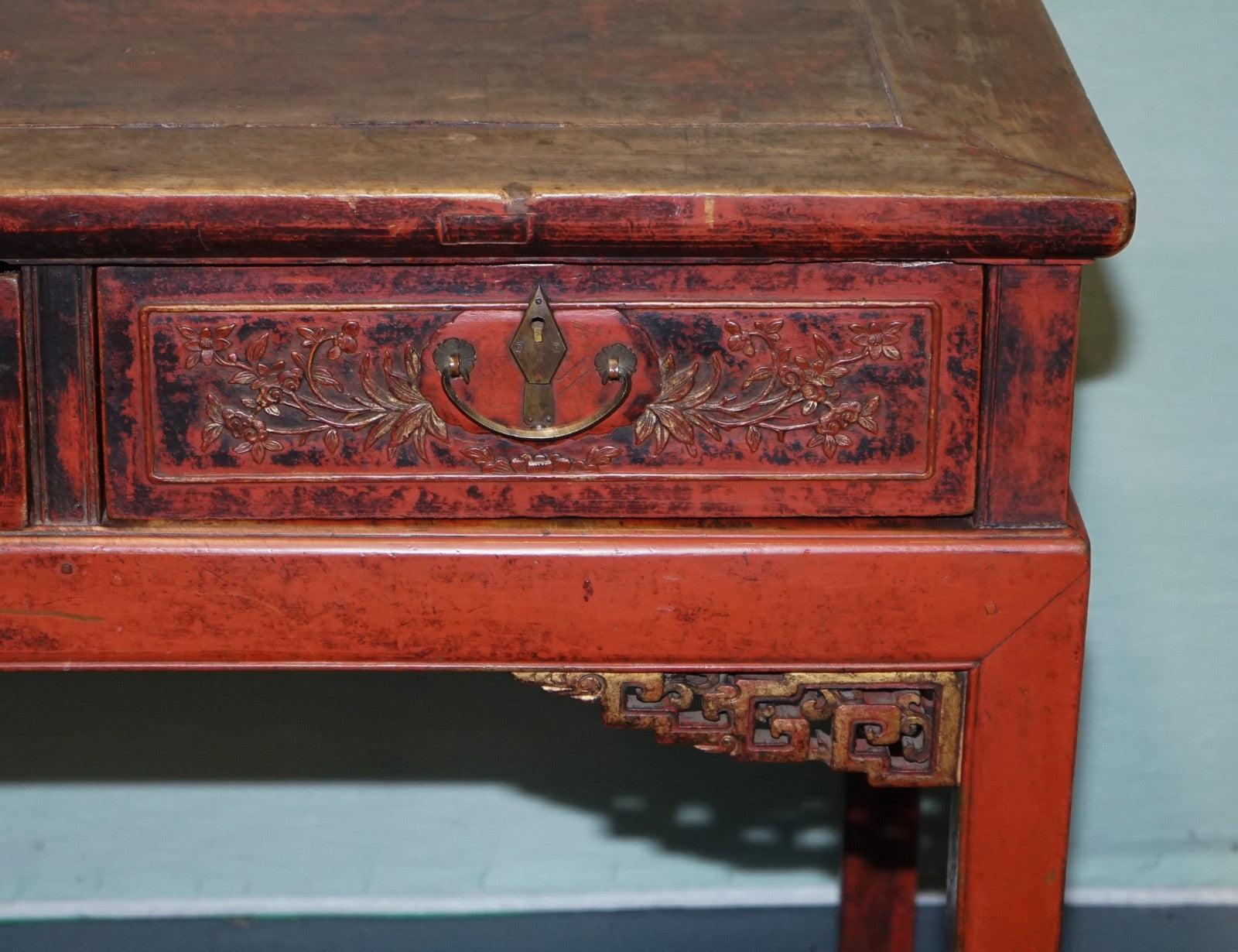 1800 ANTIQUE QING DYNASTY LACQUERED ORIENTAL CHINESE CONSOLE TABLE CARVED FLORAL