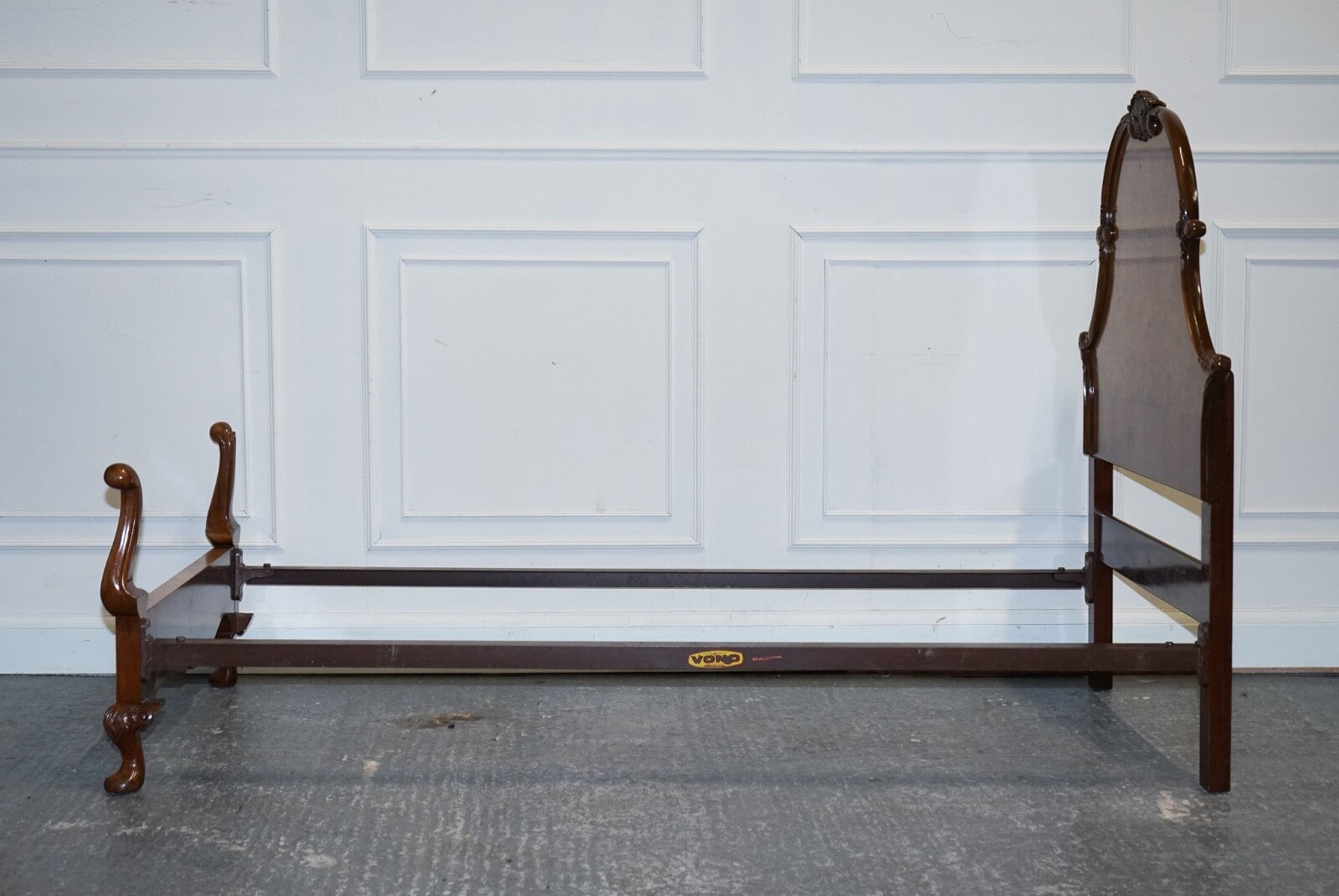 1930 ART DECO BURR WALNUT ENGLISH MADE VONO BEDSTEAD FRAME QUEEN ANNE LEGS 2/2