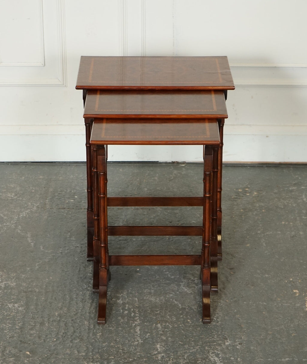 RESTORED VINTAGE SHERATON REVIVAL BURR WALNUT NEST OF TABLES