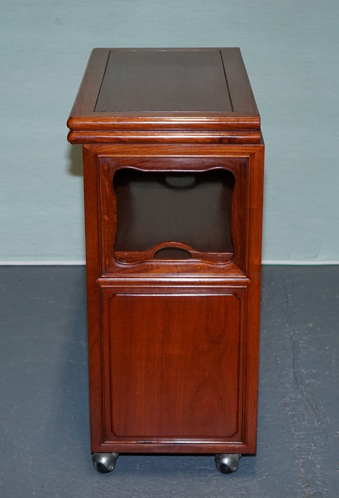 VINTAGE ORIENTAL CHINESE ROLLING BAR CABINET MID CENTURY TEA OR LIQUOR CART