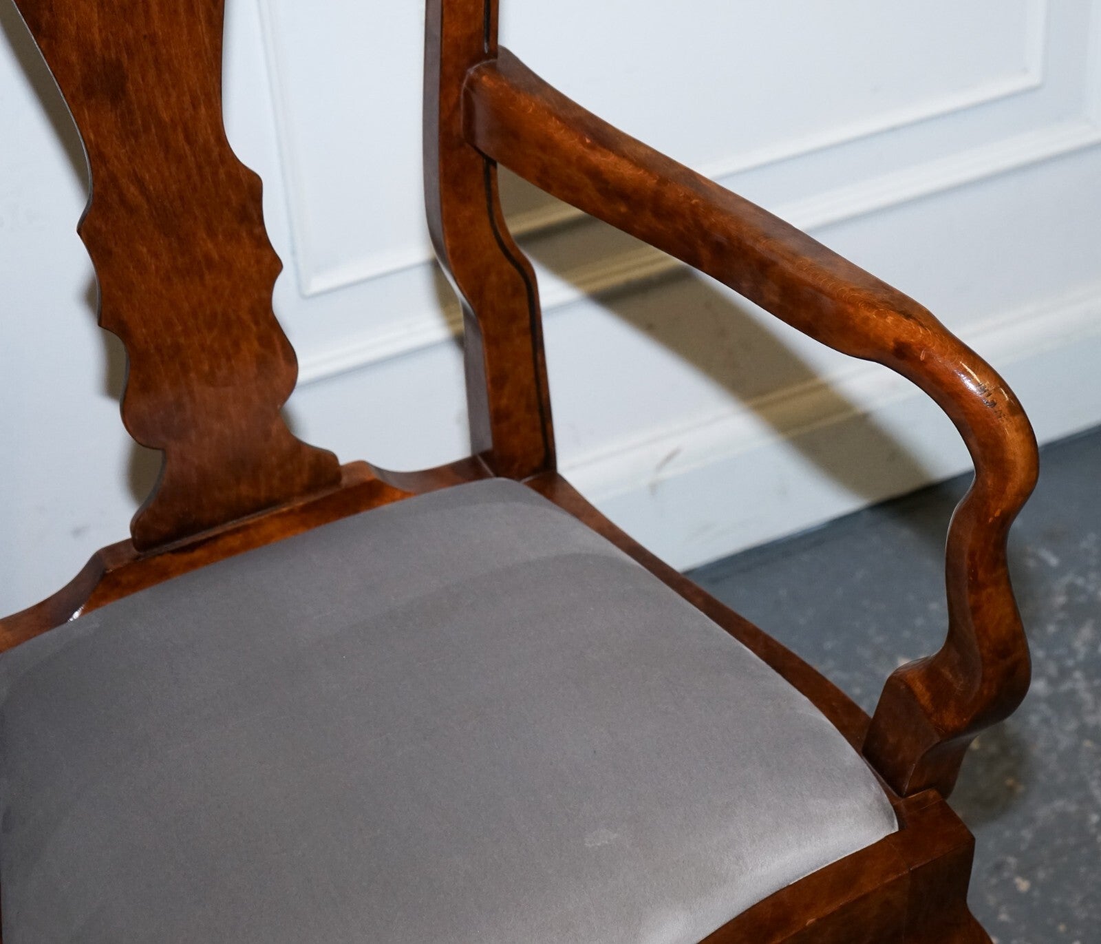 1920'S ART DECO PAIR OF QUEEN ANNE STYLE BURR WALNUT HALLWAY ELBOW ARMCHAIRS