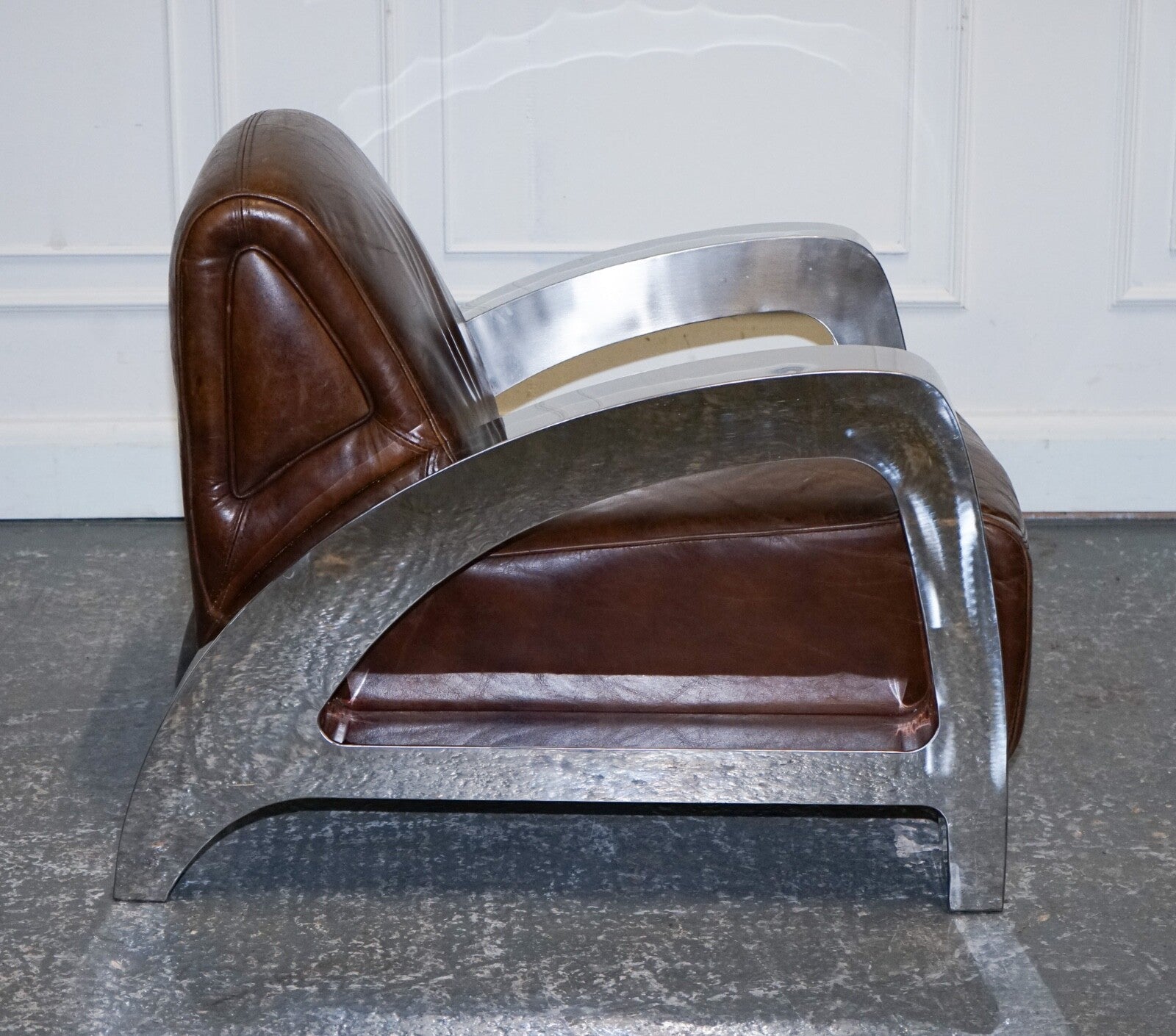 STUNNING PAIR OF FRENCH ART DECO CHROME AVIATOR HERITAGE BROWN LEATHER ARMCHAIRS