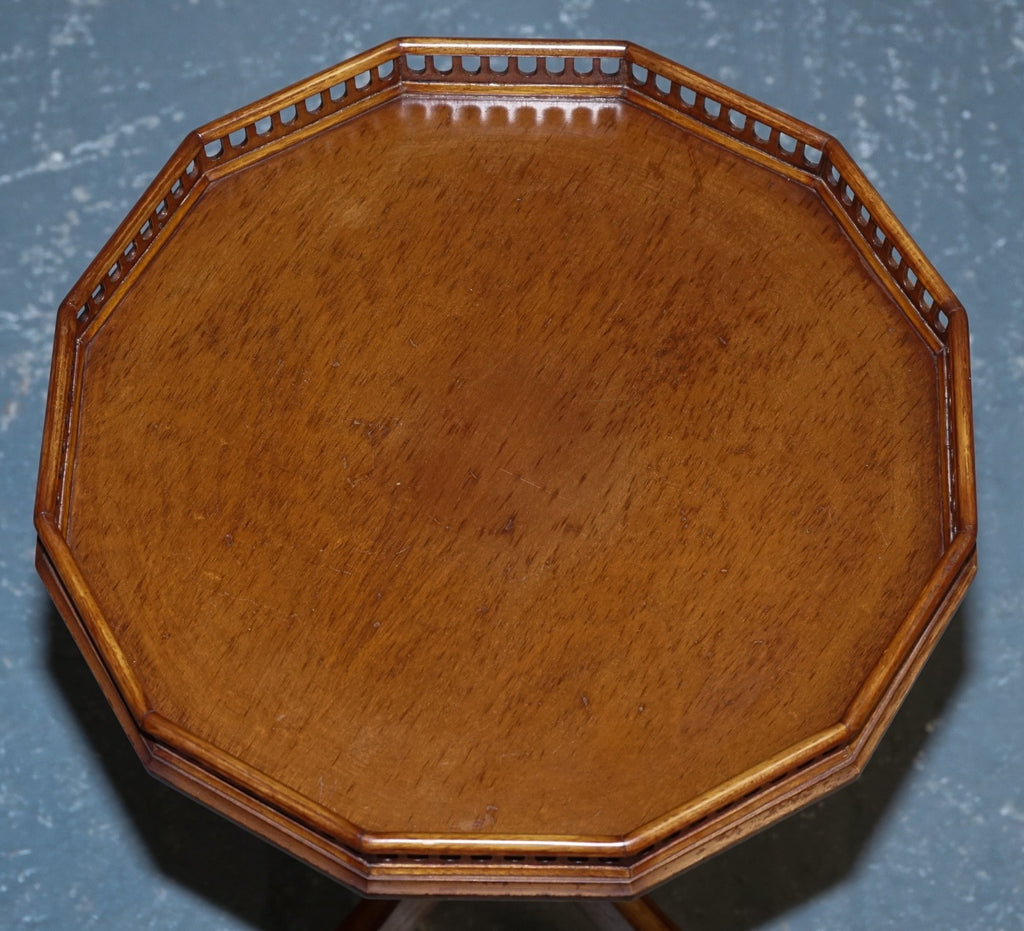 LOVELY REGENCY STYLE GALLERY RAIL SIDE END LAMP TABLE