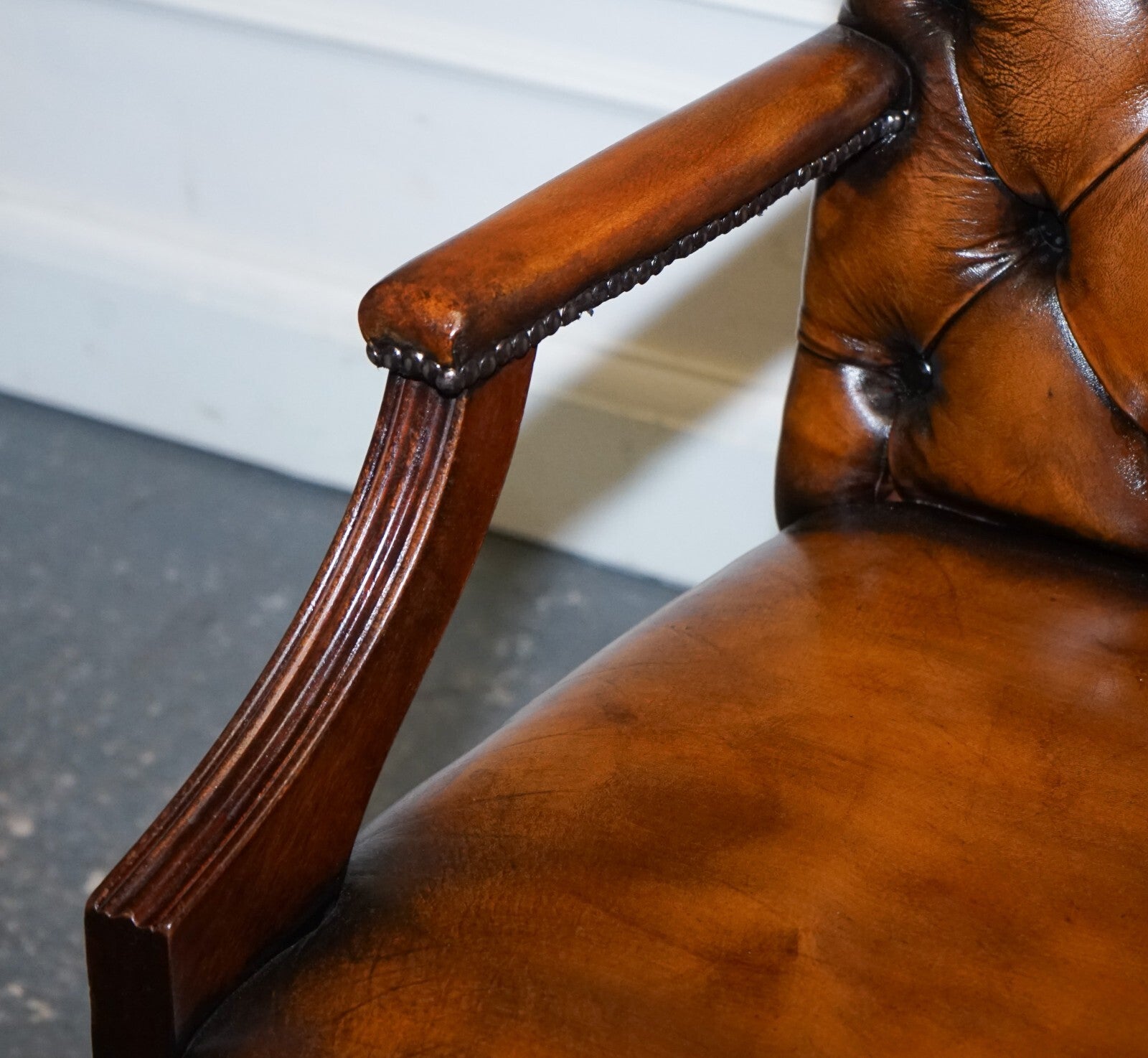 RARE CIGAR BROWN LEATHER CHESTERFIELD DIRECTIONS CONFERENCE LEATHER CHAIR