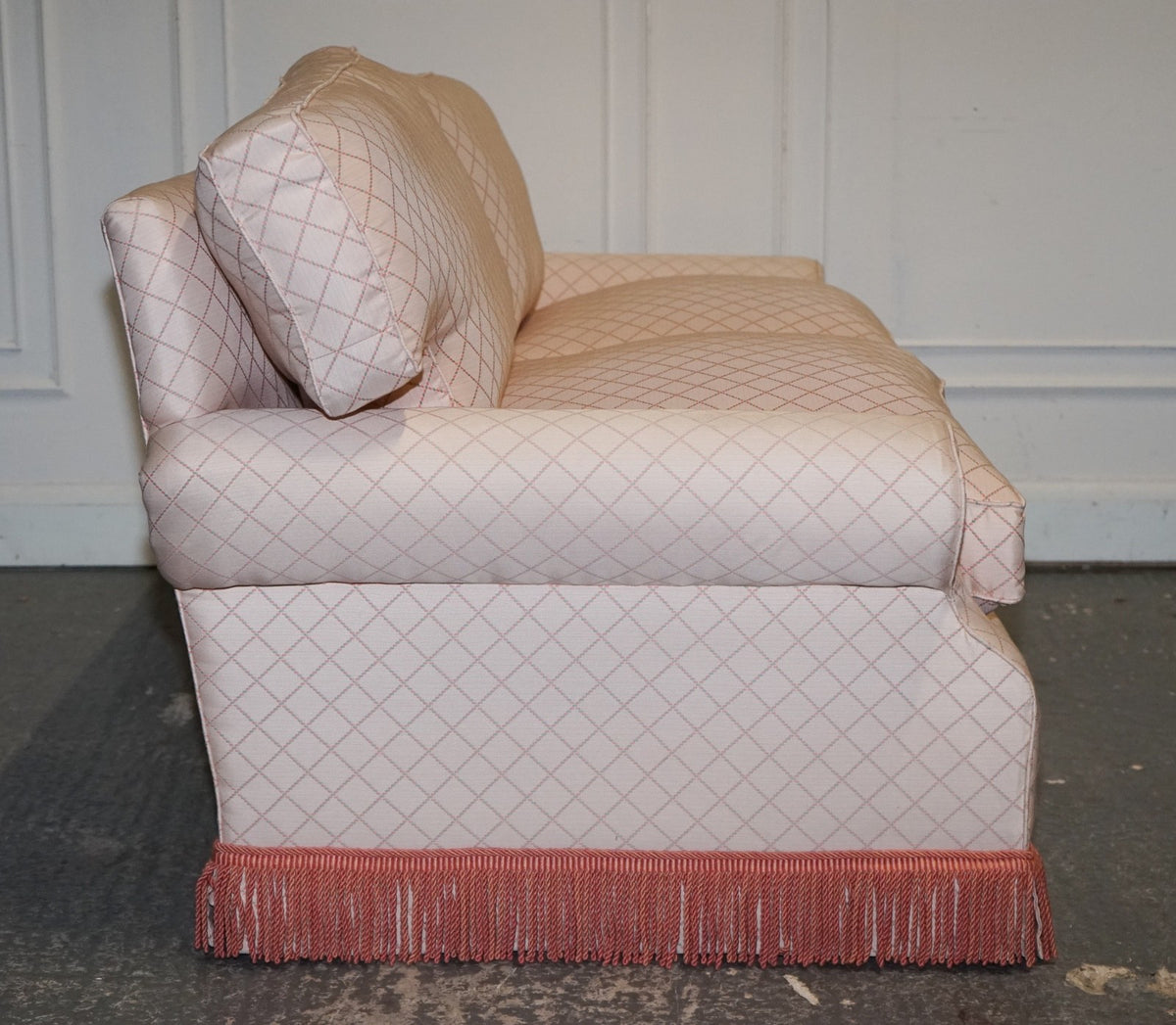 TRADITIONAL ENGLISH COUNTRY HOUSE TWO SEATER SOFA BED FEATHER FILLED CUSHIONS