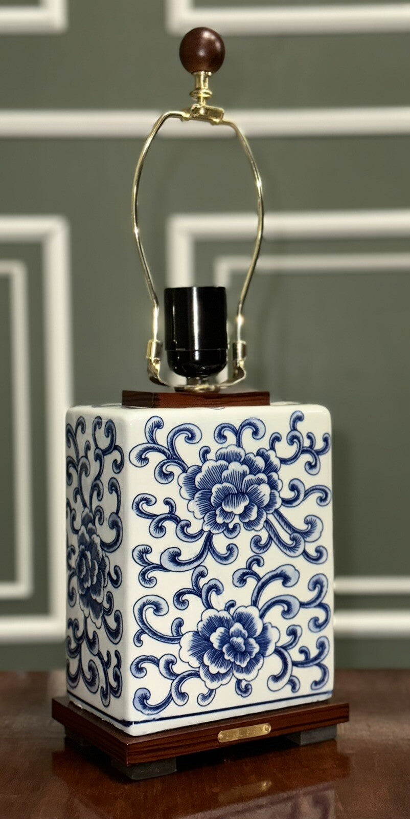 PAIR OF RALPH LAUREN BLUE & WHITE PORCELAIN TABLE LAMPS STUNNING CHINESE DESIGN