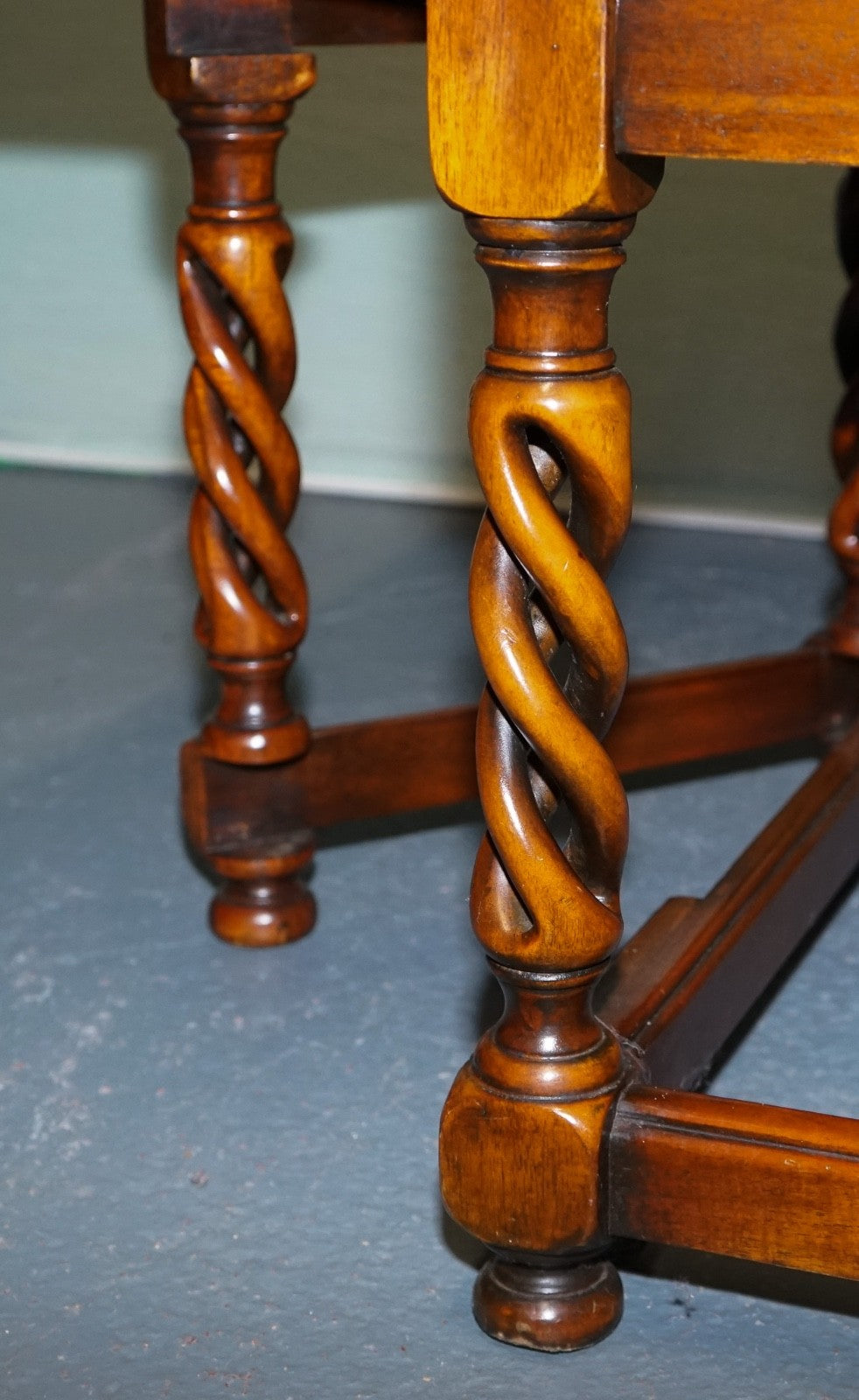 ELEGANT THEODORE ALEXANDER DROP LEAF BARLEY TWIST TABLE WITH LEATHER TOP