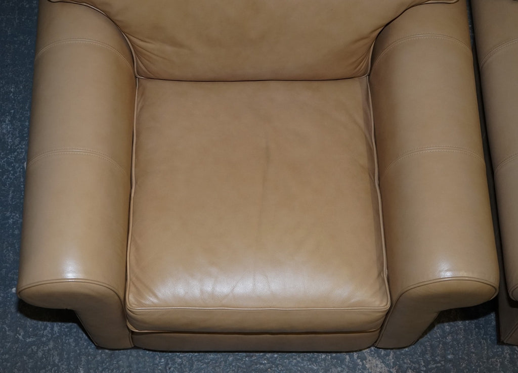 FINE LATTE BROWN LEATHER PAIR OF ARMCHAIRS MADE BY MULTIYORK ENGLAND