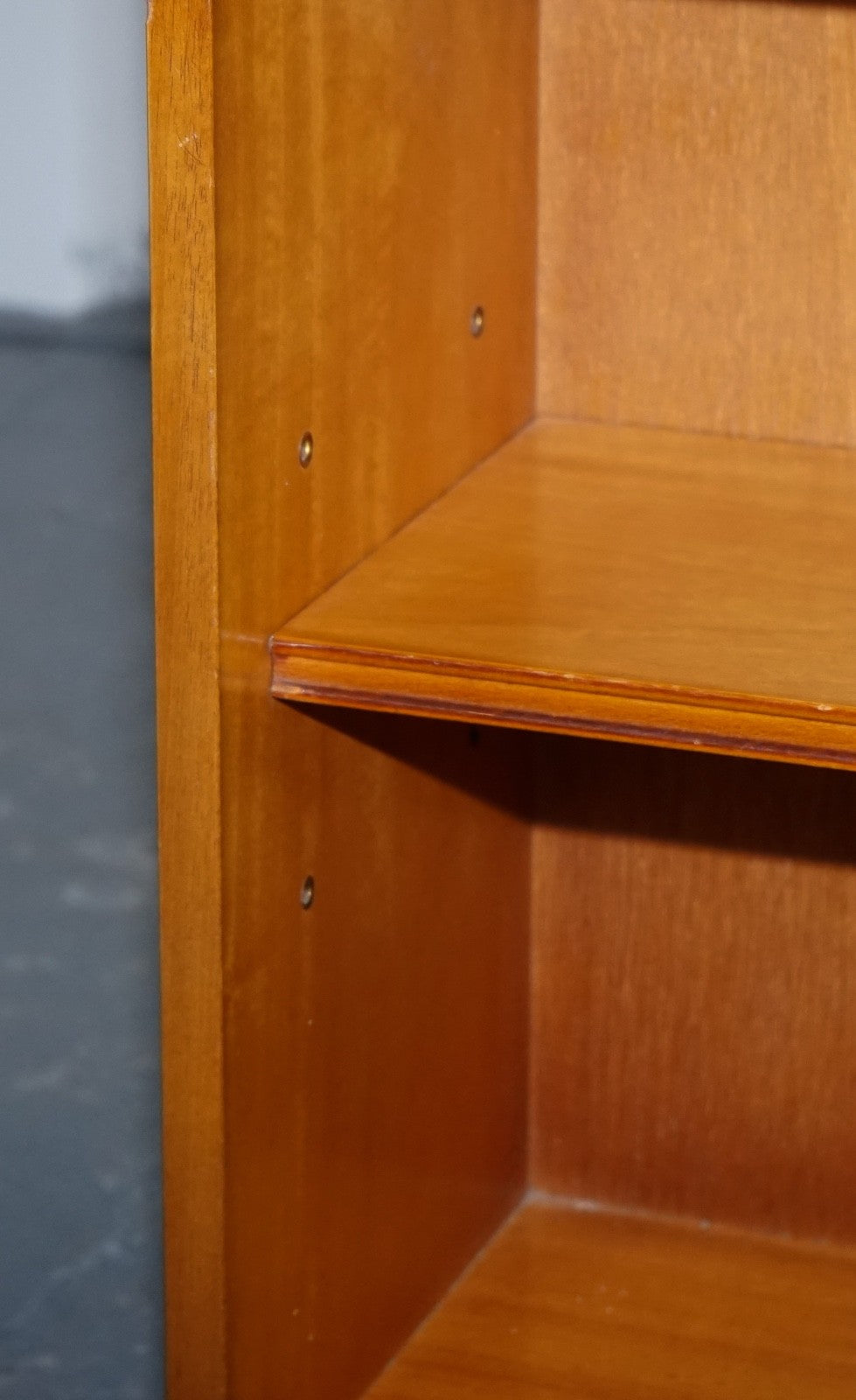 VINTAGE BURR YEW WOOD OPEN DWARF LIBRARY BOOKCASE WiTH TWO DRAWERS & SHELF