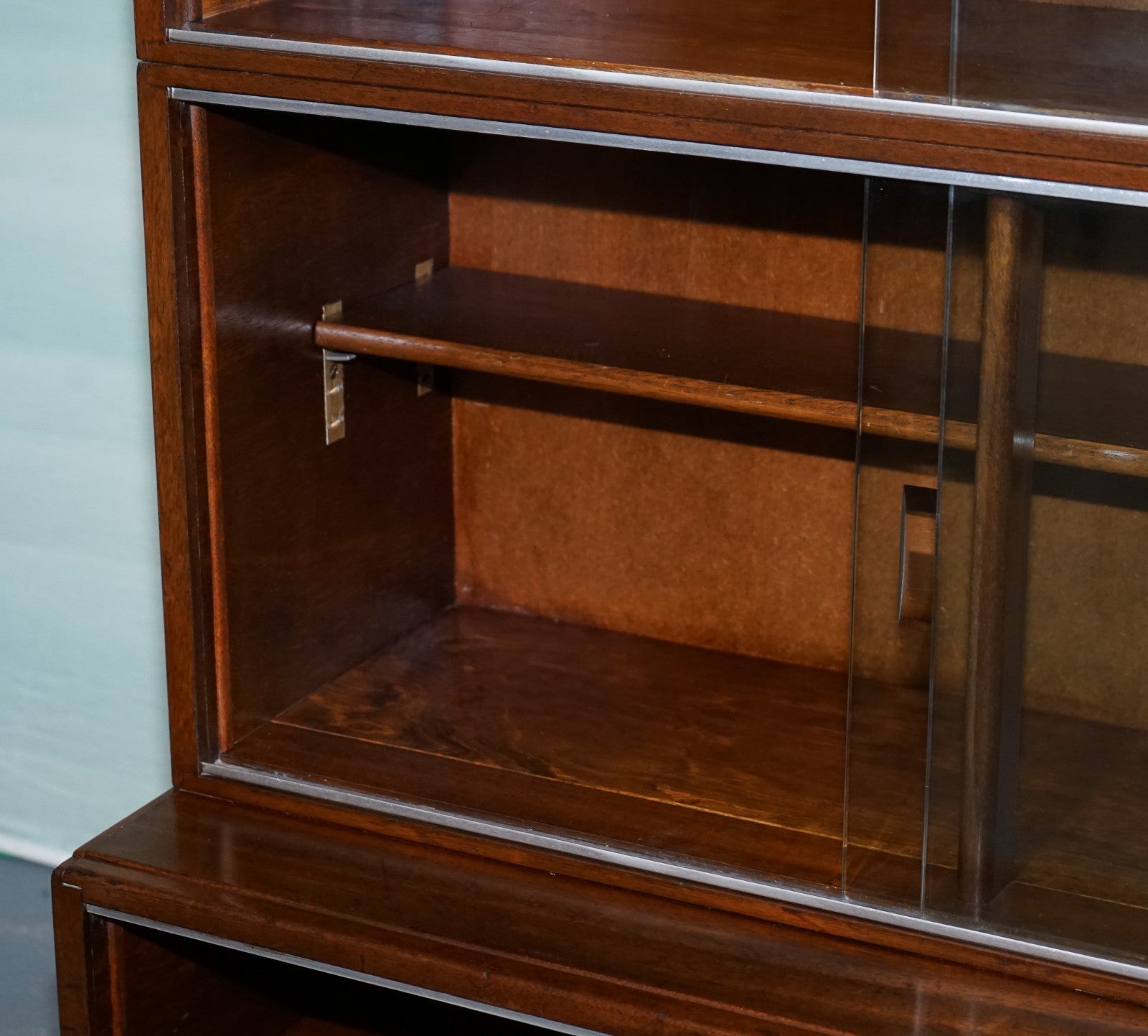 CIRCA 1930s MINTY OF OXFORD THREE TIER GLASS FRONT BARRISTER BOOKCASE CABINET