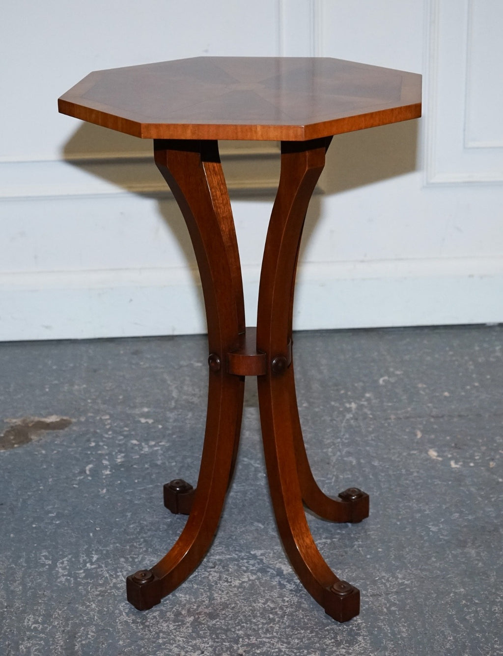 FINE VINTAGE ART DECO STYLE OCTAGONAL SIDE END WINE TABLE