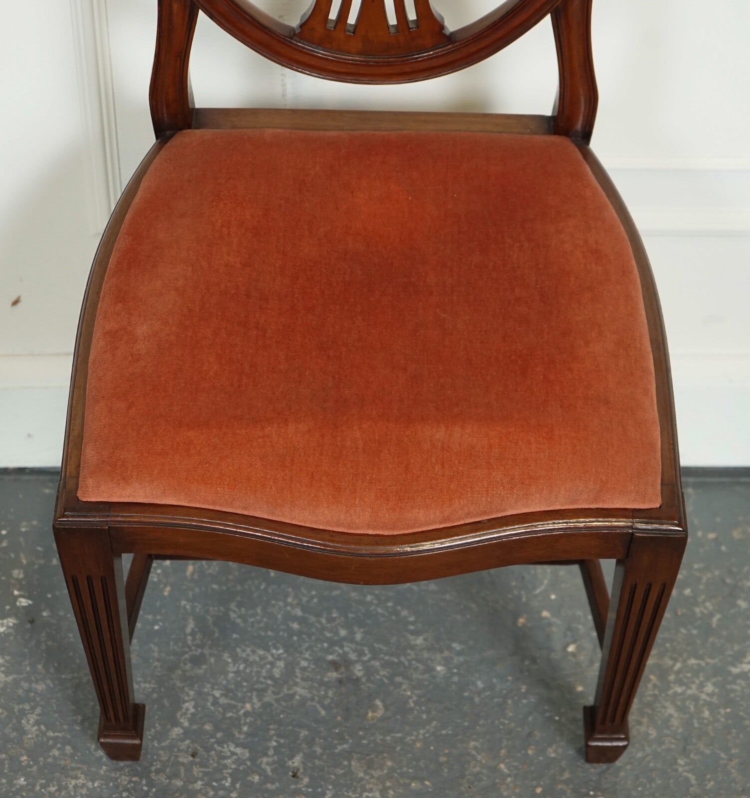 LOVELY PAiR OF VICTORIAN HEPPLEWHITE CARVER HALLWAY SIDE CHAIRS FEATHER FILLED
