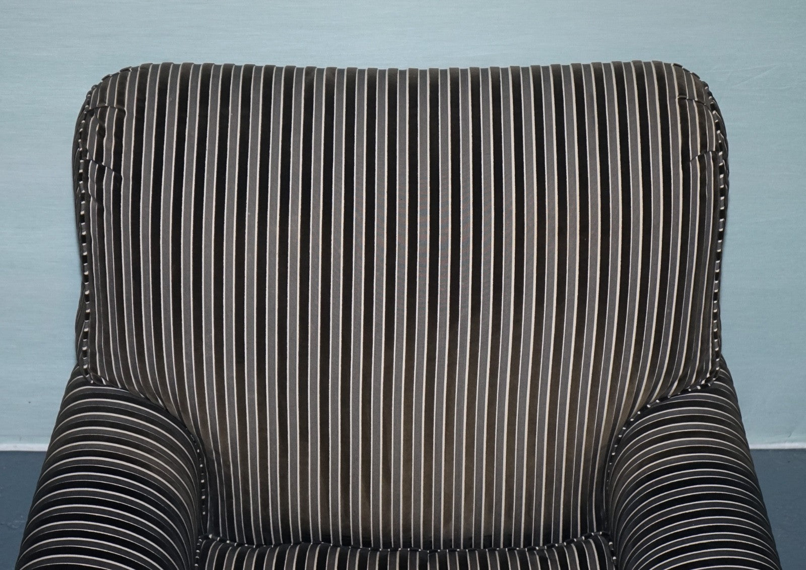 VINTAGE RALPH LAUREN FOR HENREDON STRIPED UPHOLSTERED CHAiR