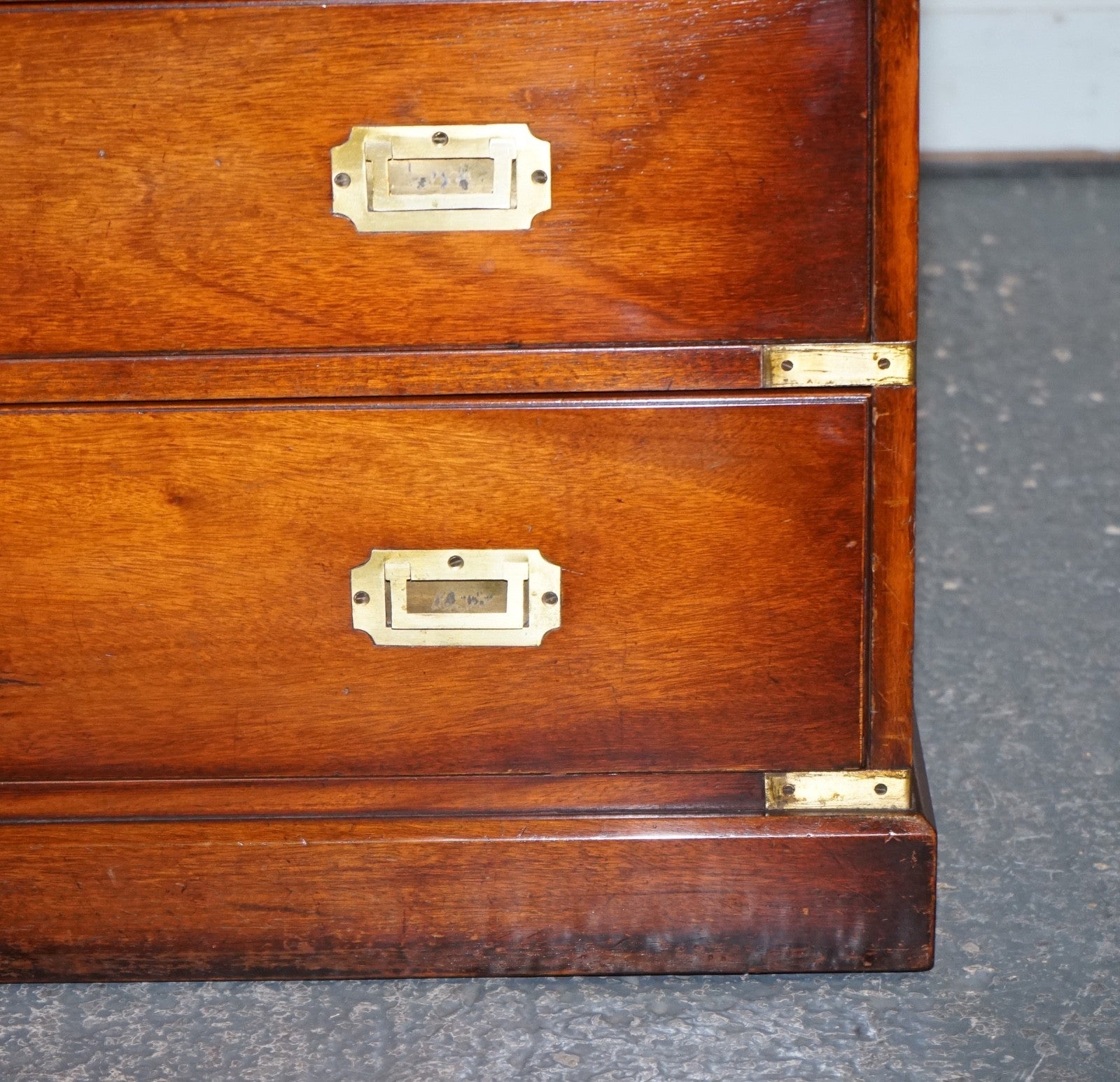 VINTAGE YEW WOOD MILITARY CAMPAIGN SIDEBOARD BANK OF DRAWERS WITH BRASS HANDLES