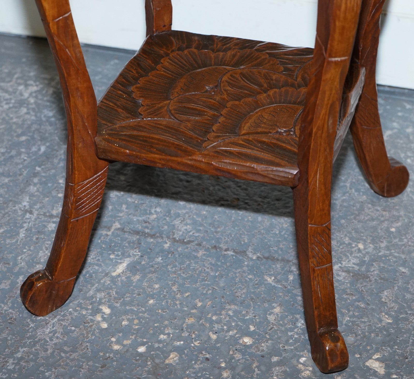 RESTORED 19TH CENTURY LIBERTYS LONDON HAND CARVED OCCASIONAL SIDE END LAMP TABLE