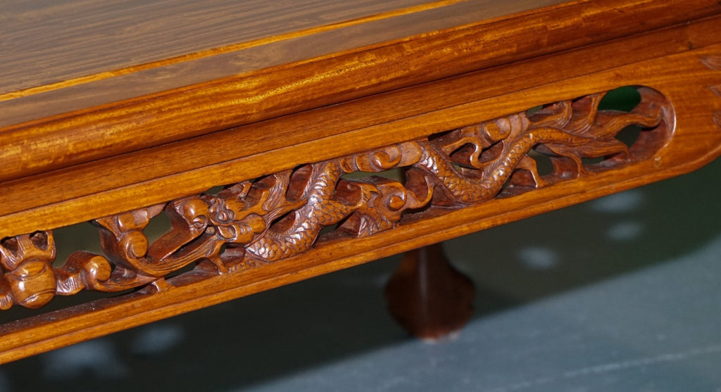 VINTAGE ORIENTAL CHINESE CABRIOLE PAW FEET WITH CARVED DRAGON DESiGN