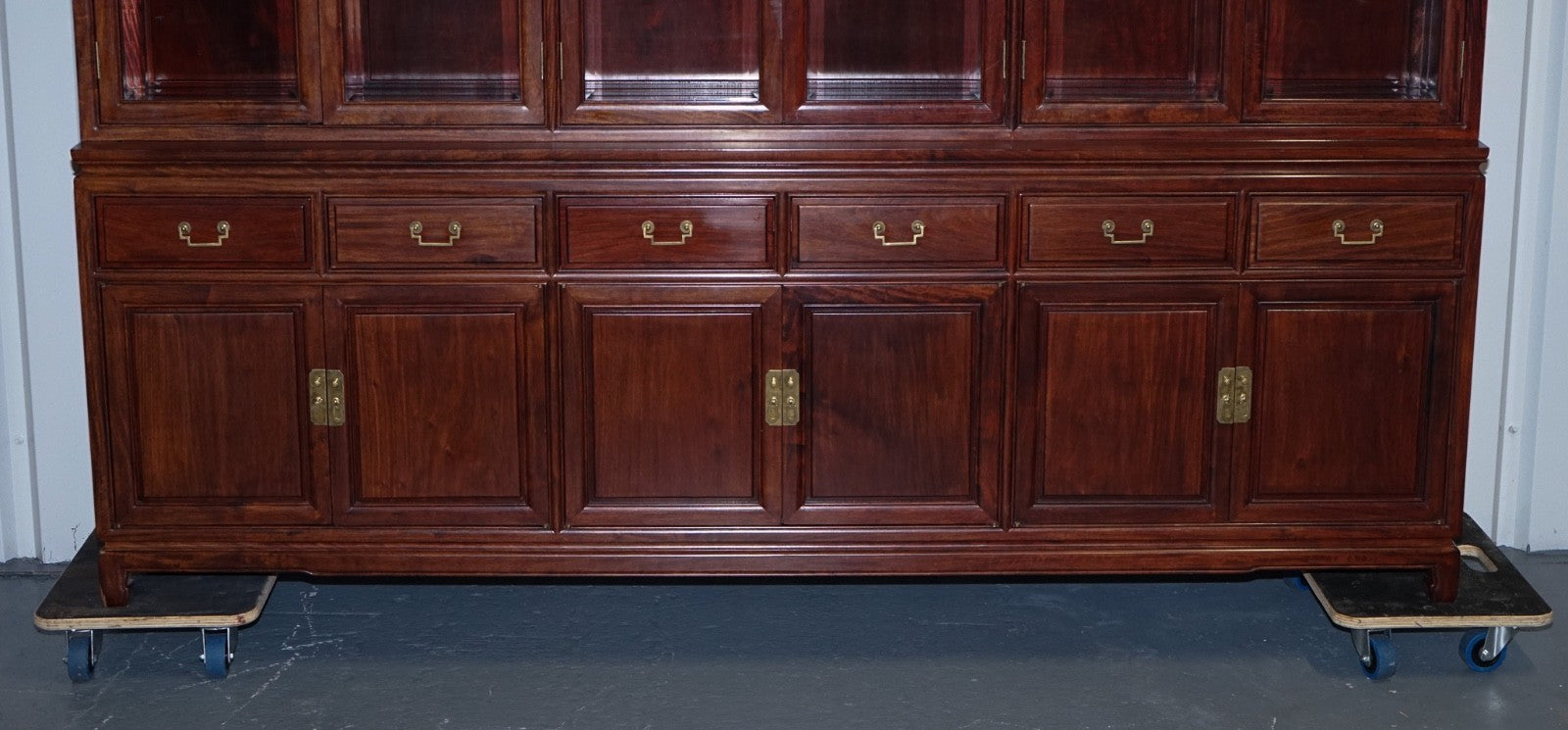 TREMENDOUS ORIENTAL CHINESE TEAK BOOKCASE DISPLAY CABINET WITH SIX DOORS