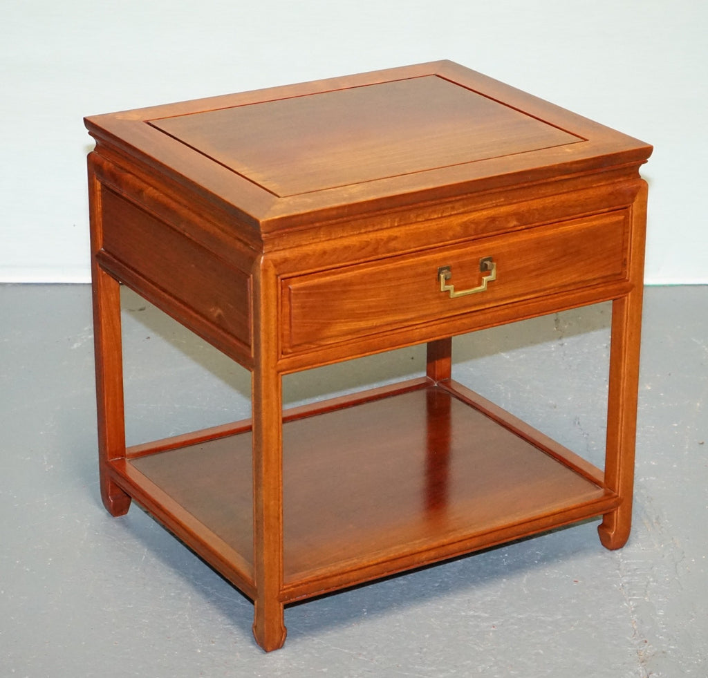VINTAGE ORIENTAL CHINESE MiD CENTURY SIDE TABLE WiTH DRAWER AND SHELF
